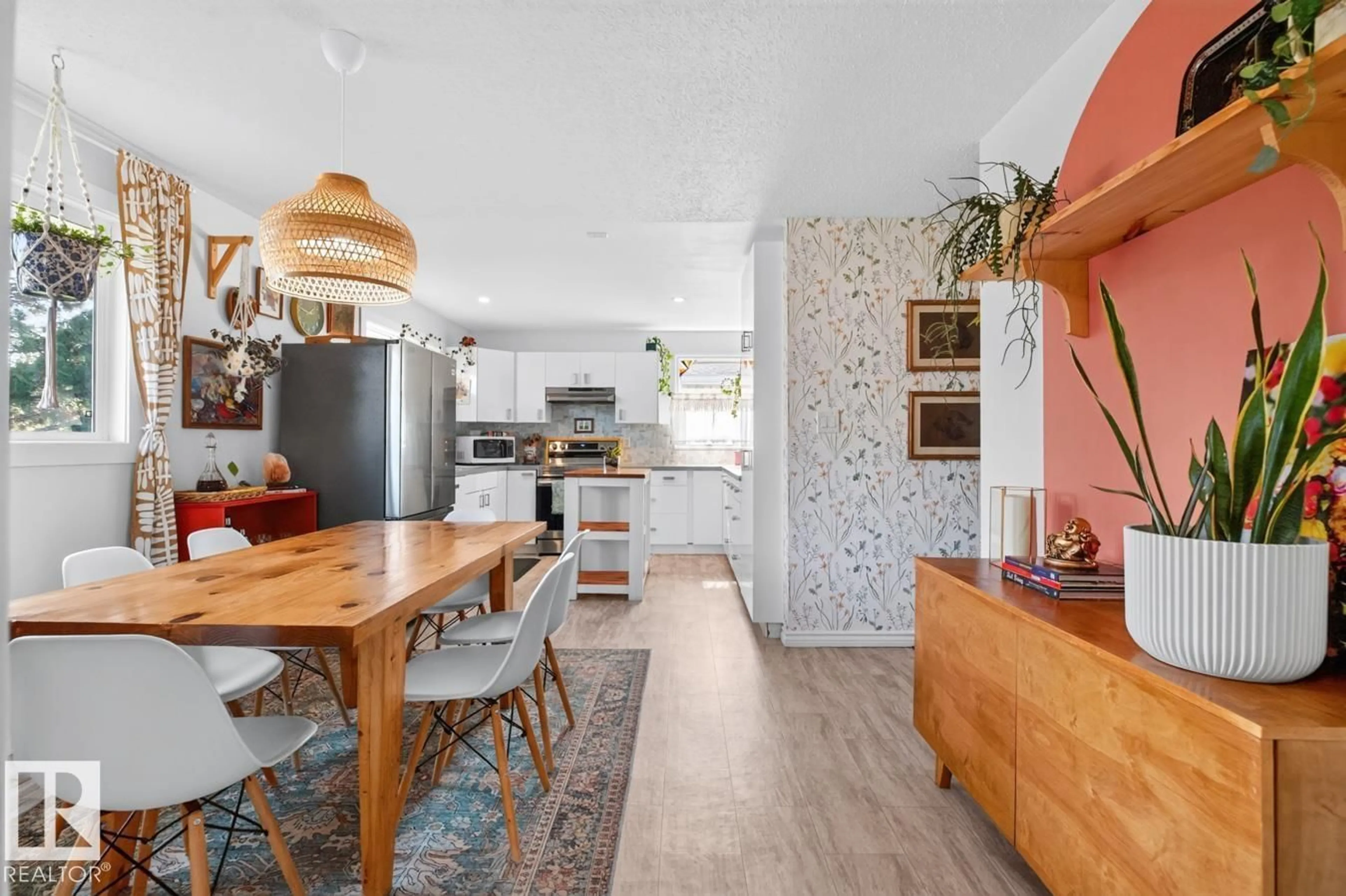 Open concept kitchen, unknown for 392 LEE RIDGE RD, Edmonton Alberta T6K0N7