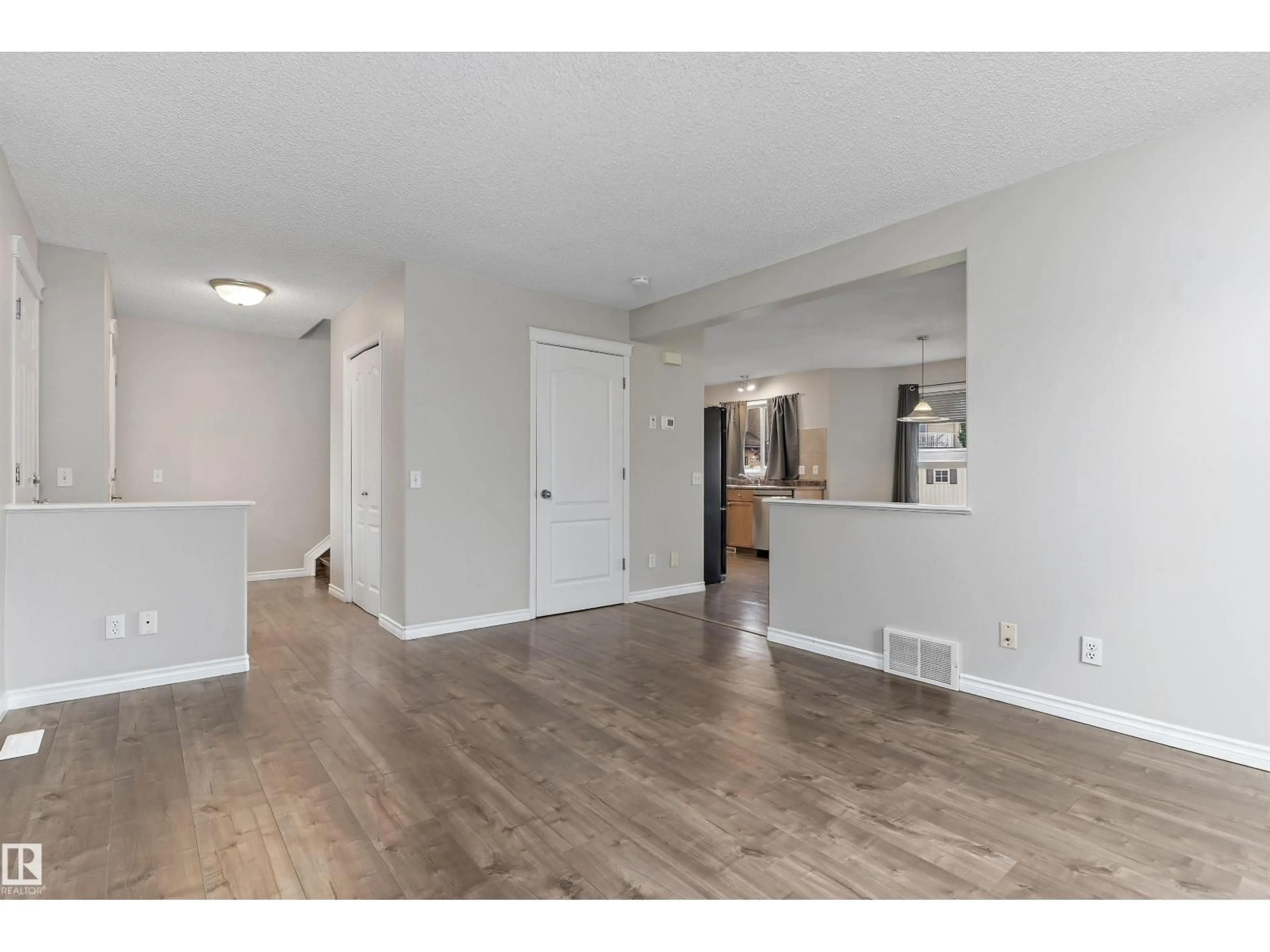 A pic of a room for SW - 7847 7 AV, Edmonton Alberta T6X1N3