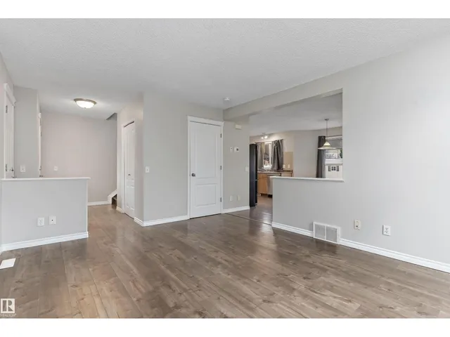 SW - 7847 7 AV, Edmonton 3