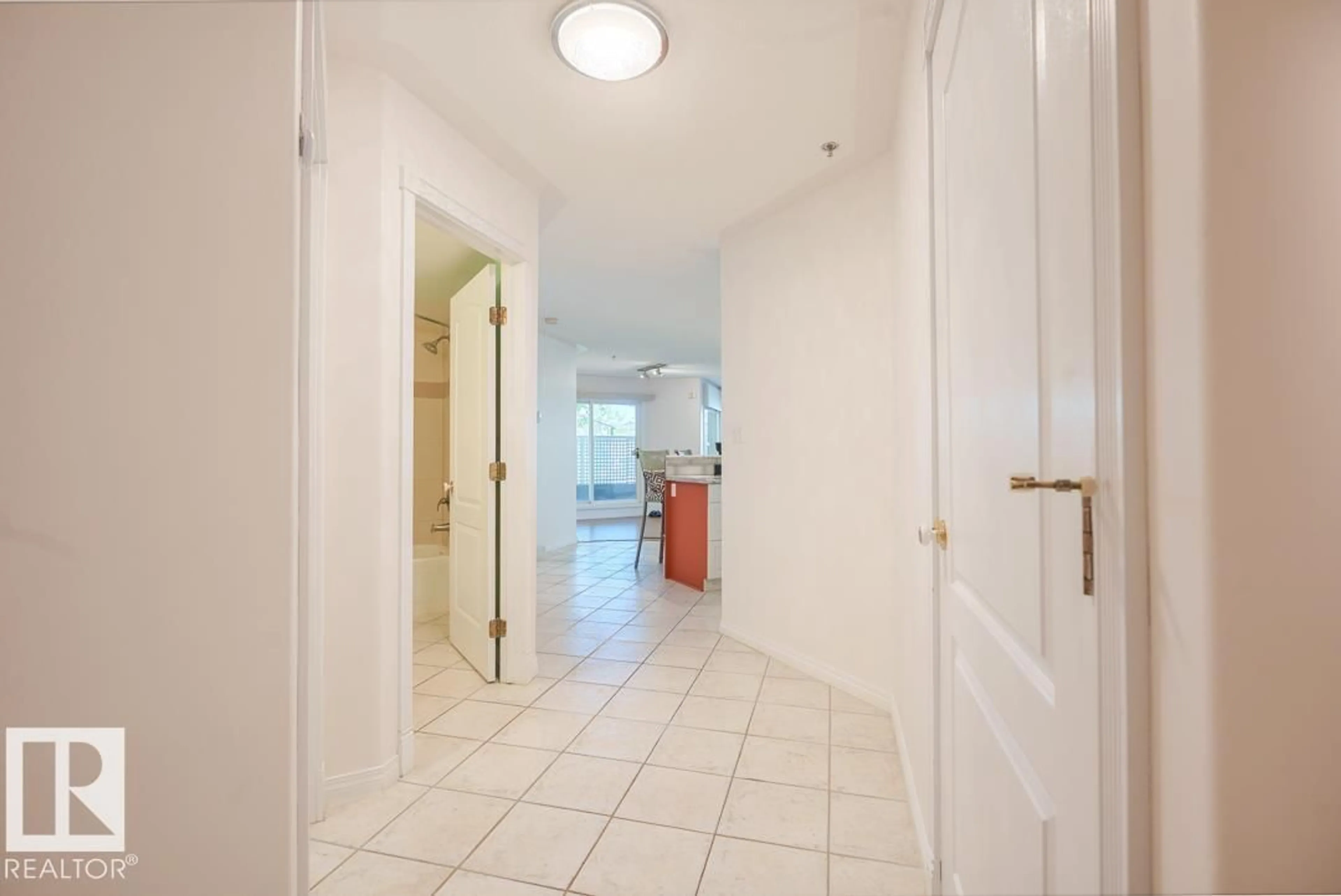 Indoor foyer for #108 - 12028 103 AV, Edmonton Alberta T5K2T9