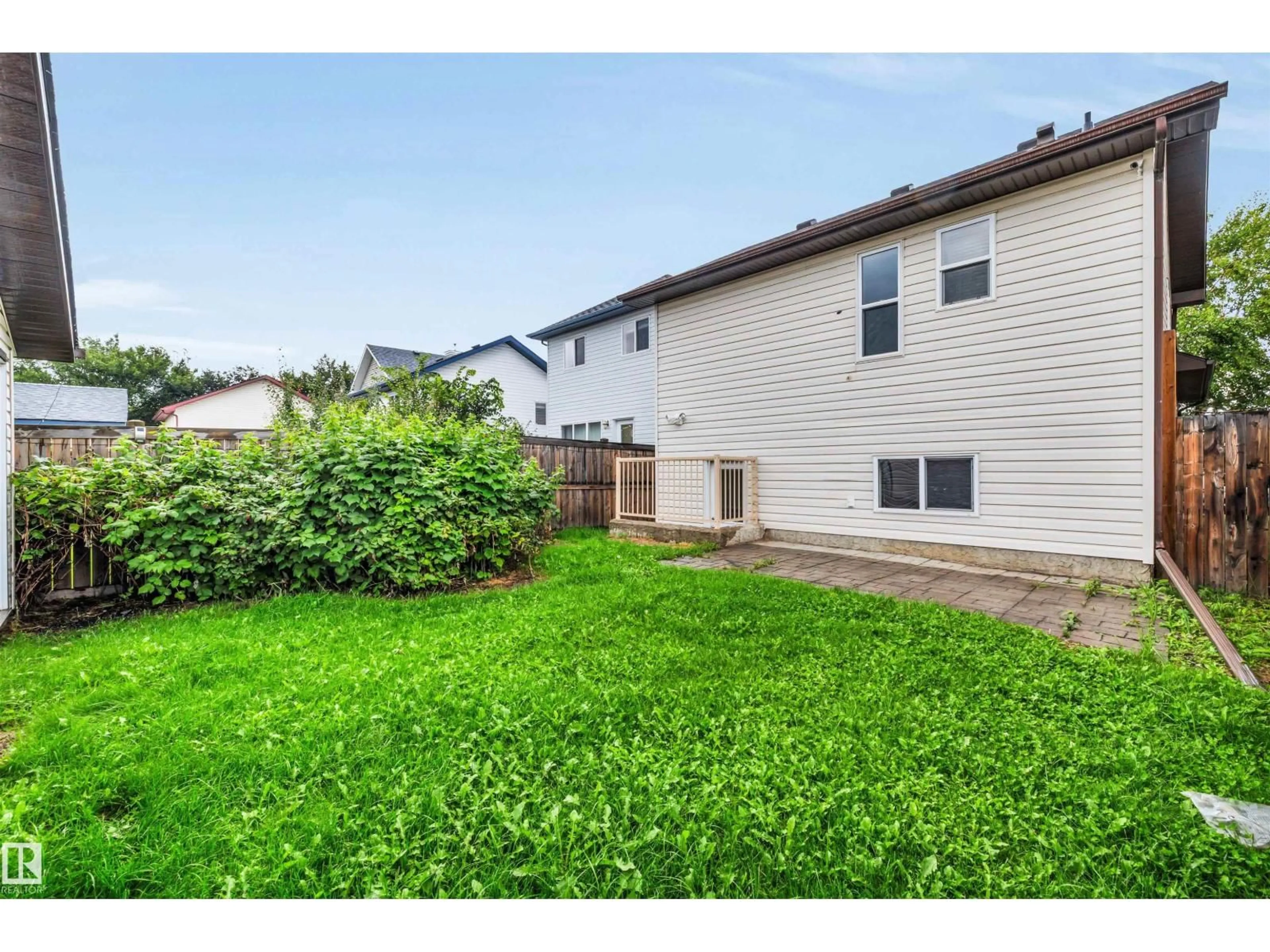 Patio, street for 21243 91 AV, Edmonton Alberta T5T0W4