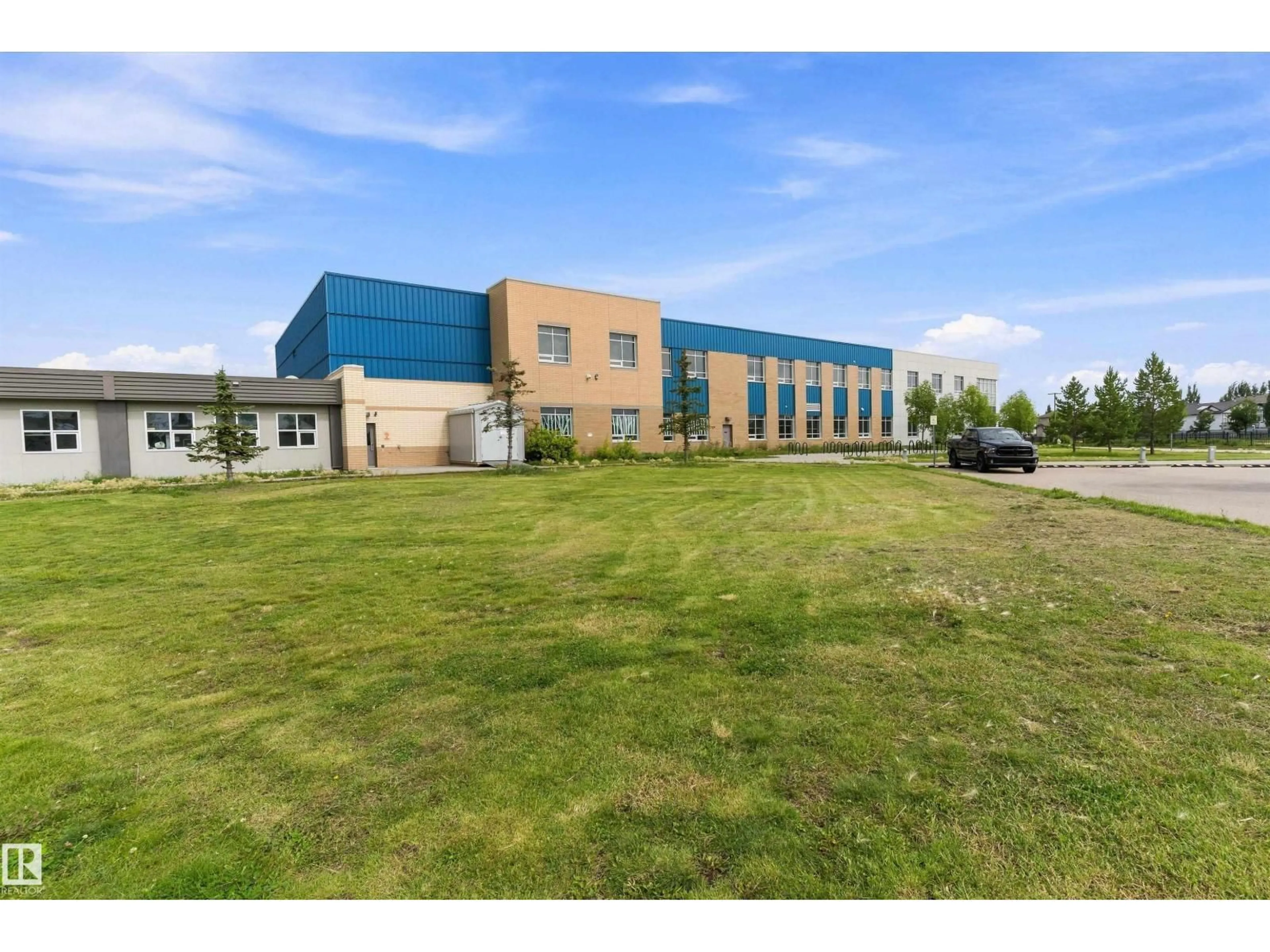 A pic from outside/outdoor area/front of a property/back of a property/a pic from drone, building for 20845 92A AV NW, Edmonton Alberta T5T3Z1