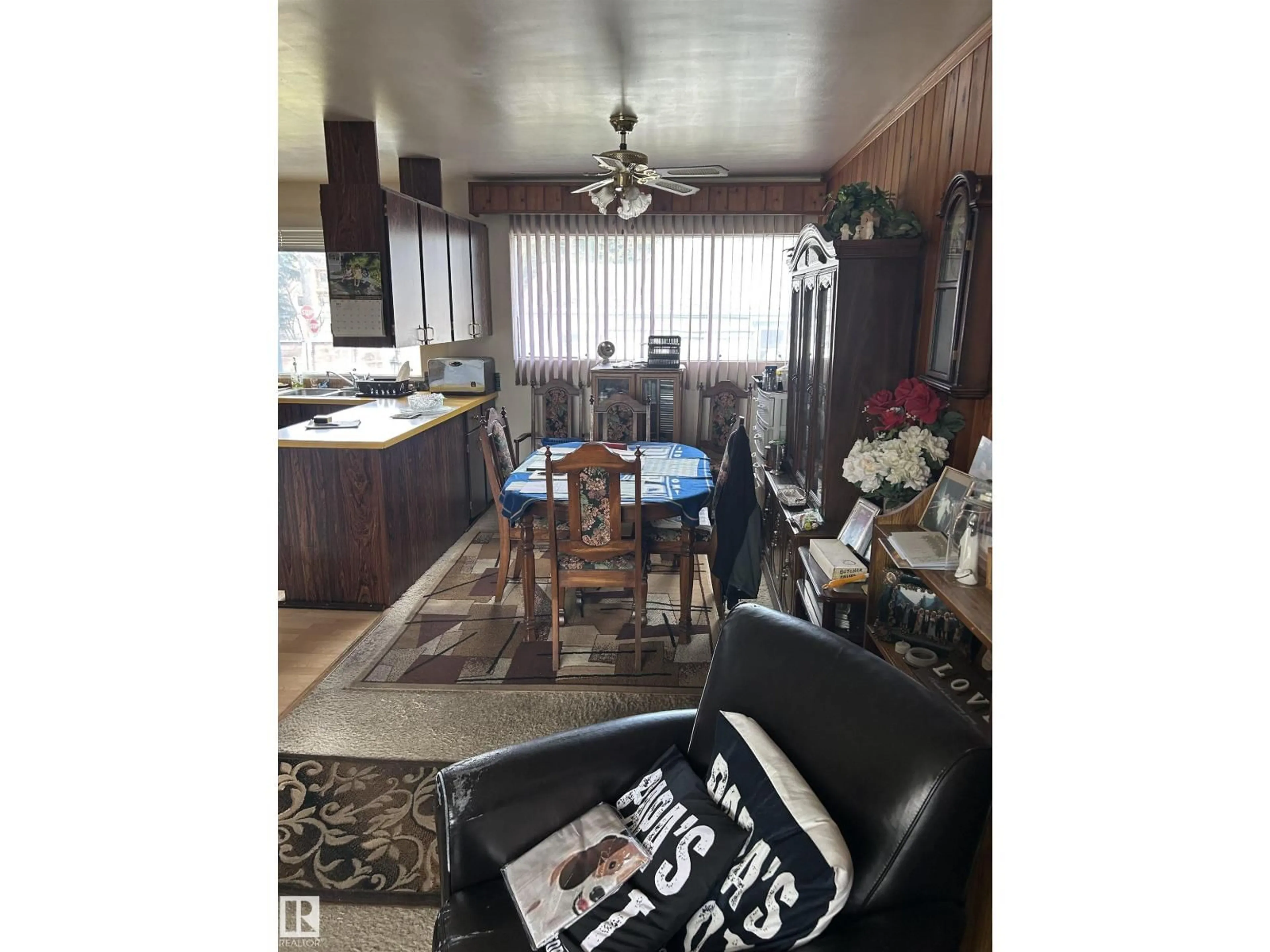 A pic of a room for NW - 9612 75A ST, Edmonton Alberta T6C2J3
