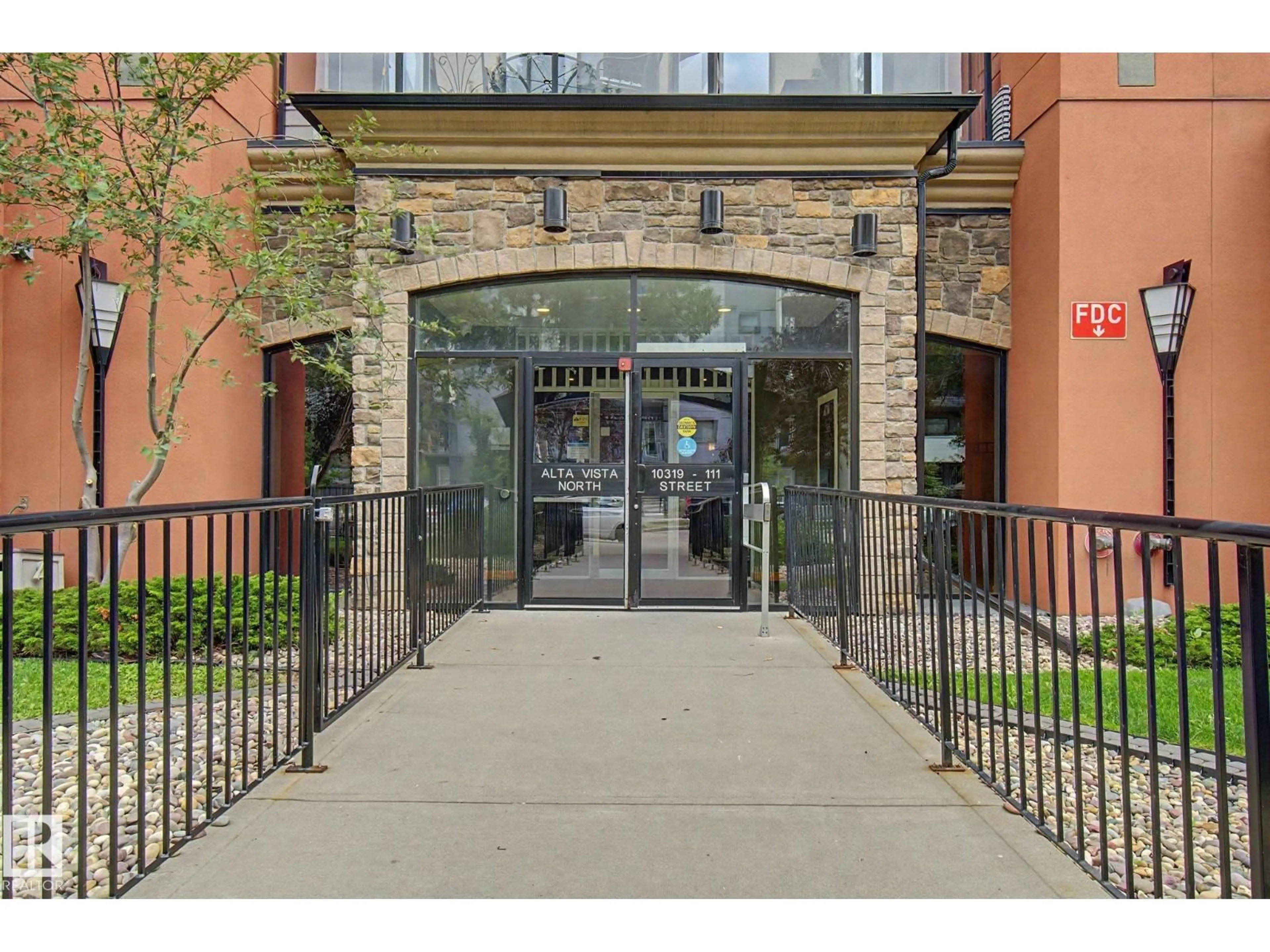 Indoor foyer for #807 - 10319 111 ST NW, Edmonton Alberta T5K0A2