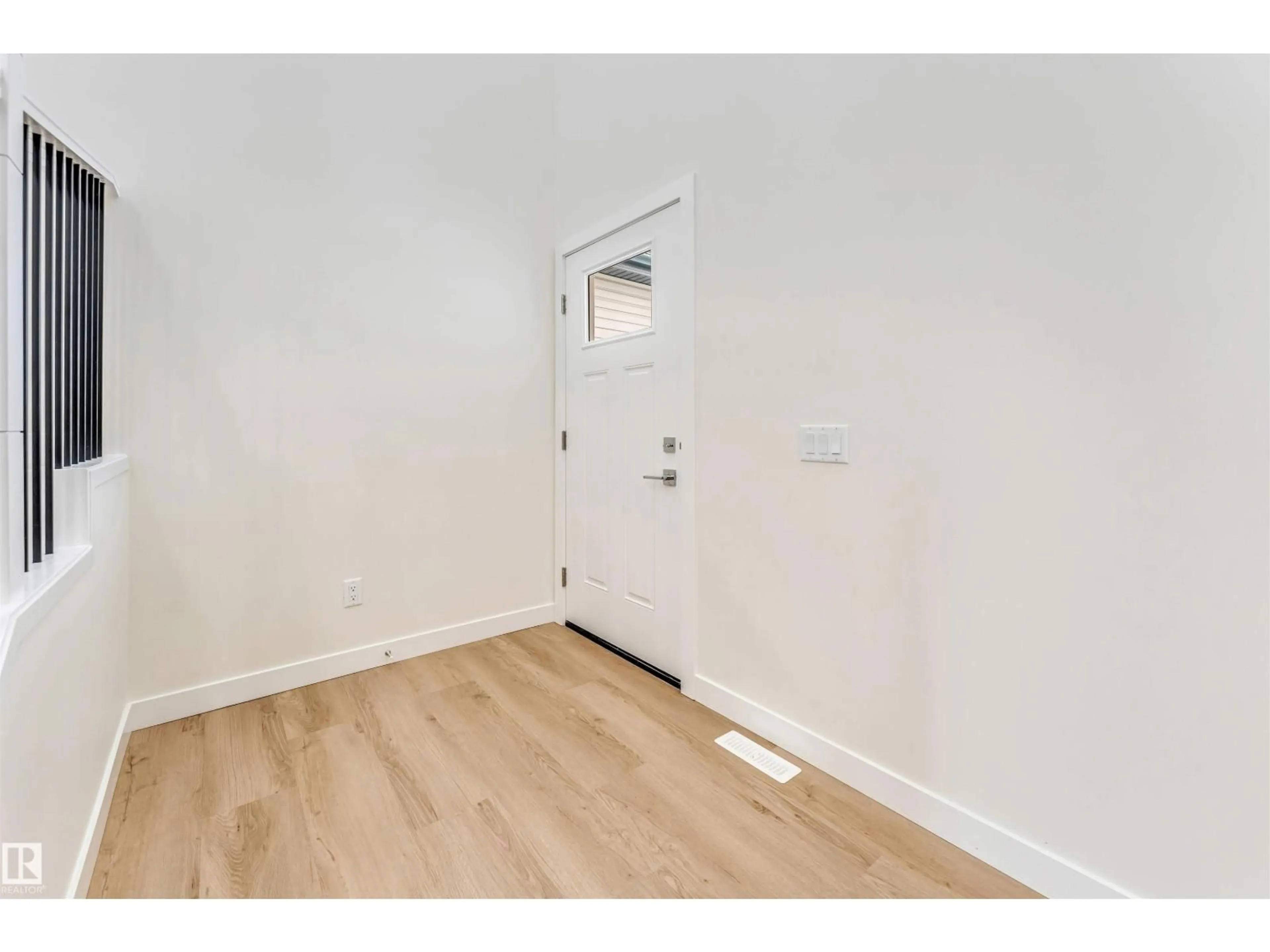 Indoor entryway for 91 DANSEREAU WAY, Beaumont Alberta T6X3E2