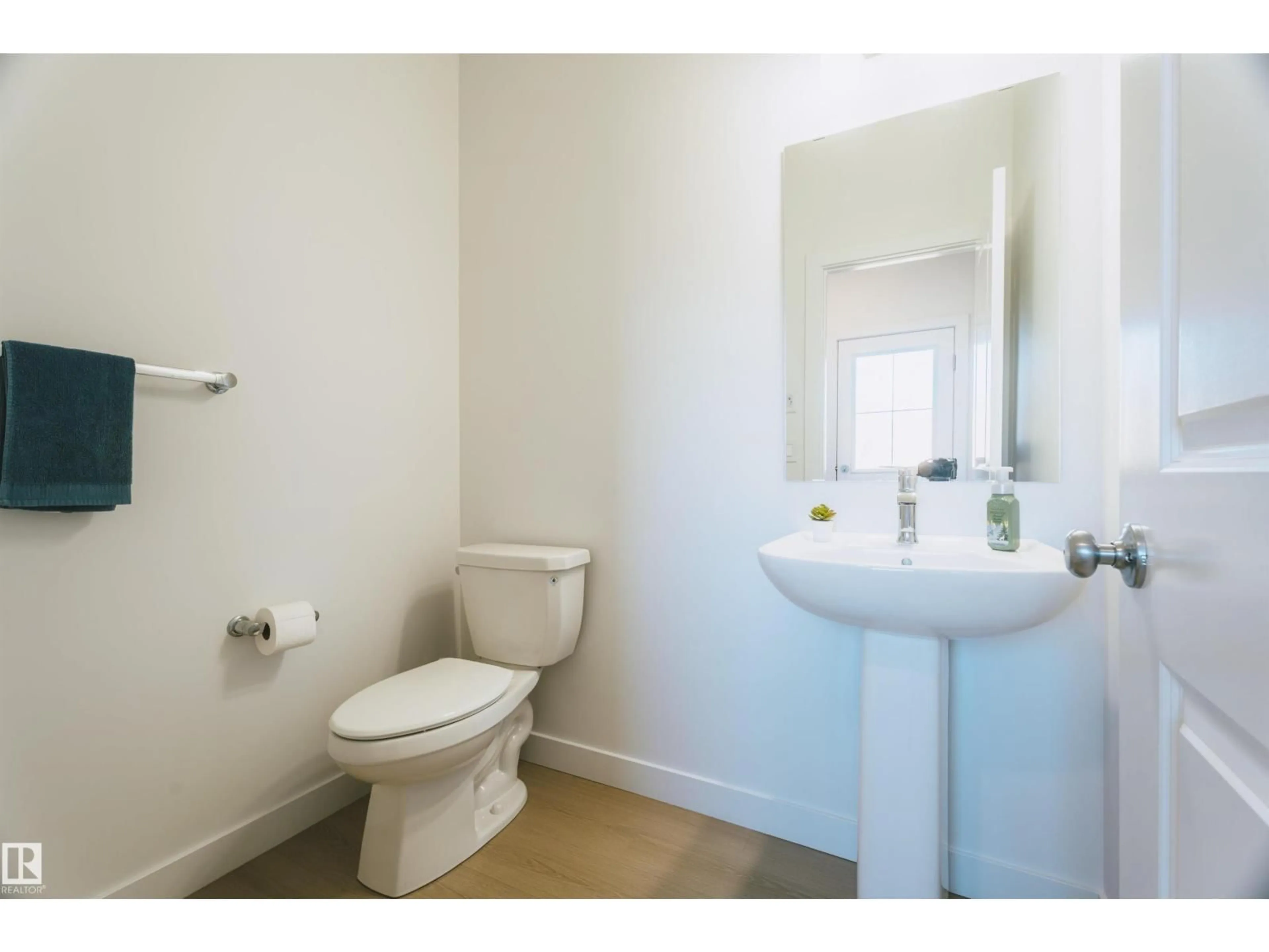 Standard bathroom, unknown for 3732 214 ST, Edmonton Alberta T6M1S4