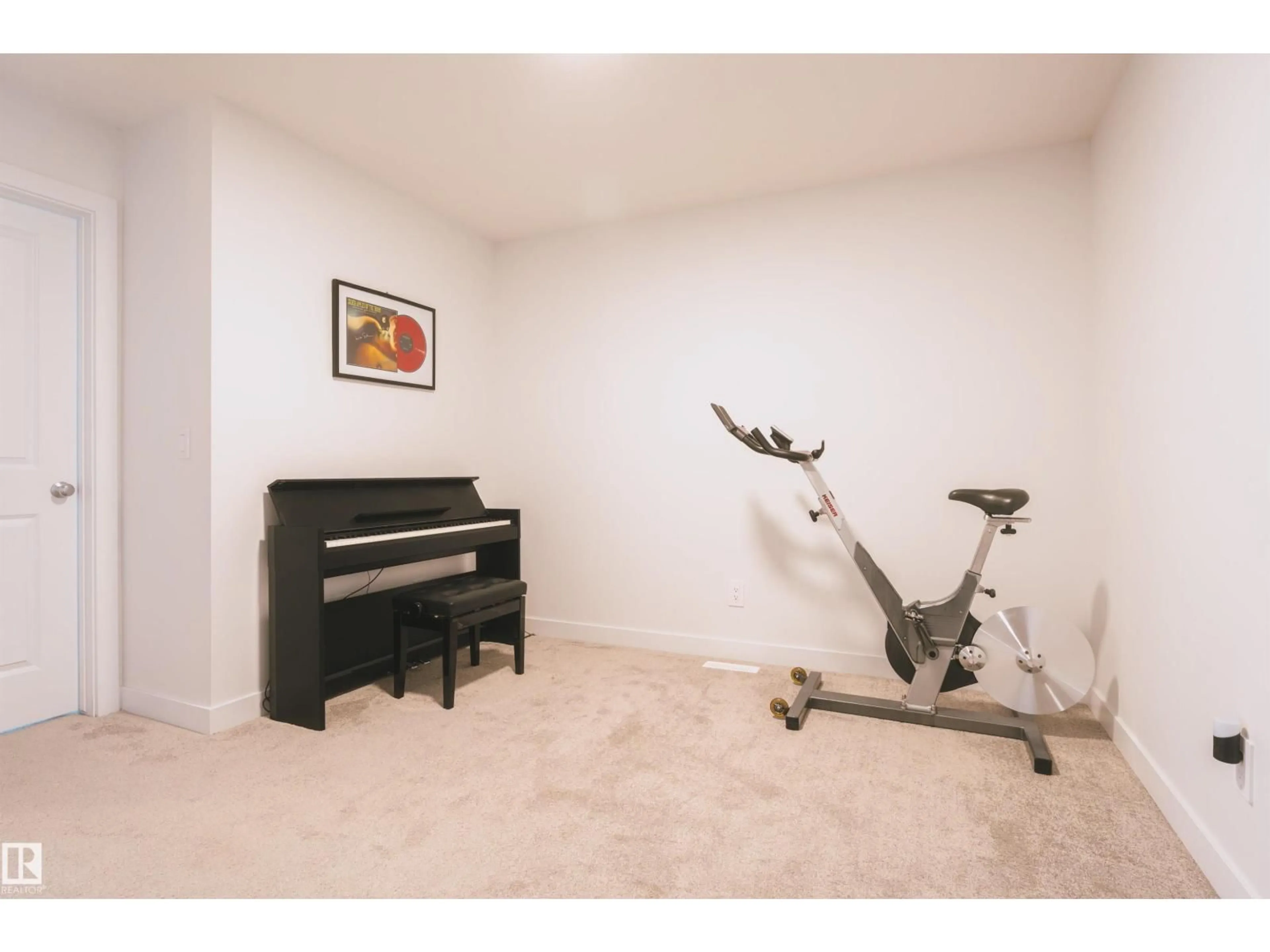 Gym or fitness room for 3732 214 ST, Edmonton Alberta T6M1S4