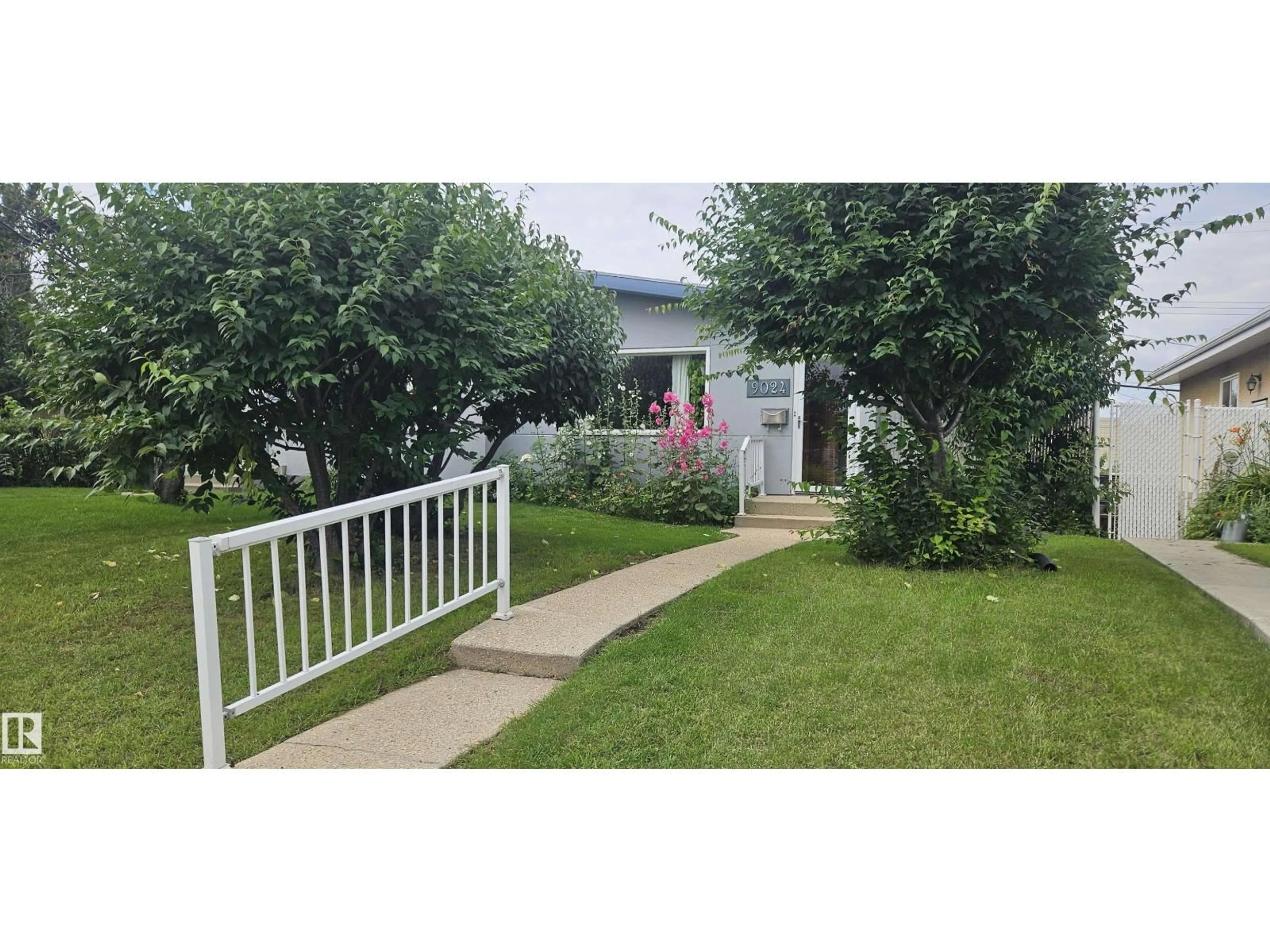 Unknown for 9024 60 ST, Edmonton Alberta T6B1M8