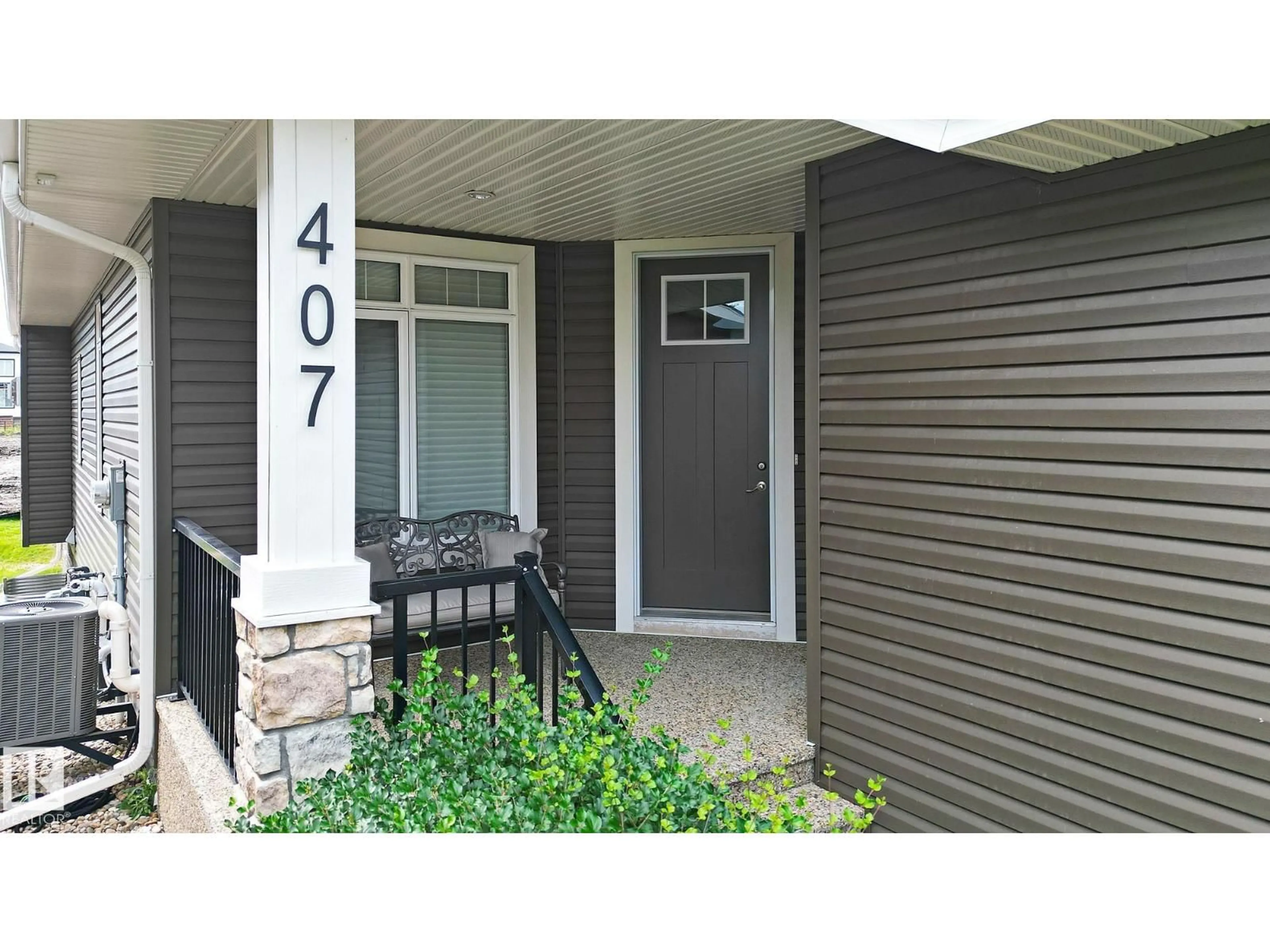 Indoor entryway for 50 HEATHERGLEN DR, Spruce Grove Alberta T7X0R6
