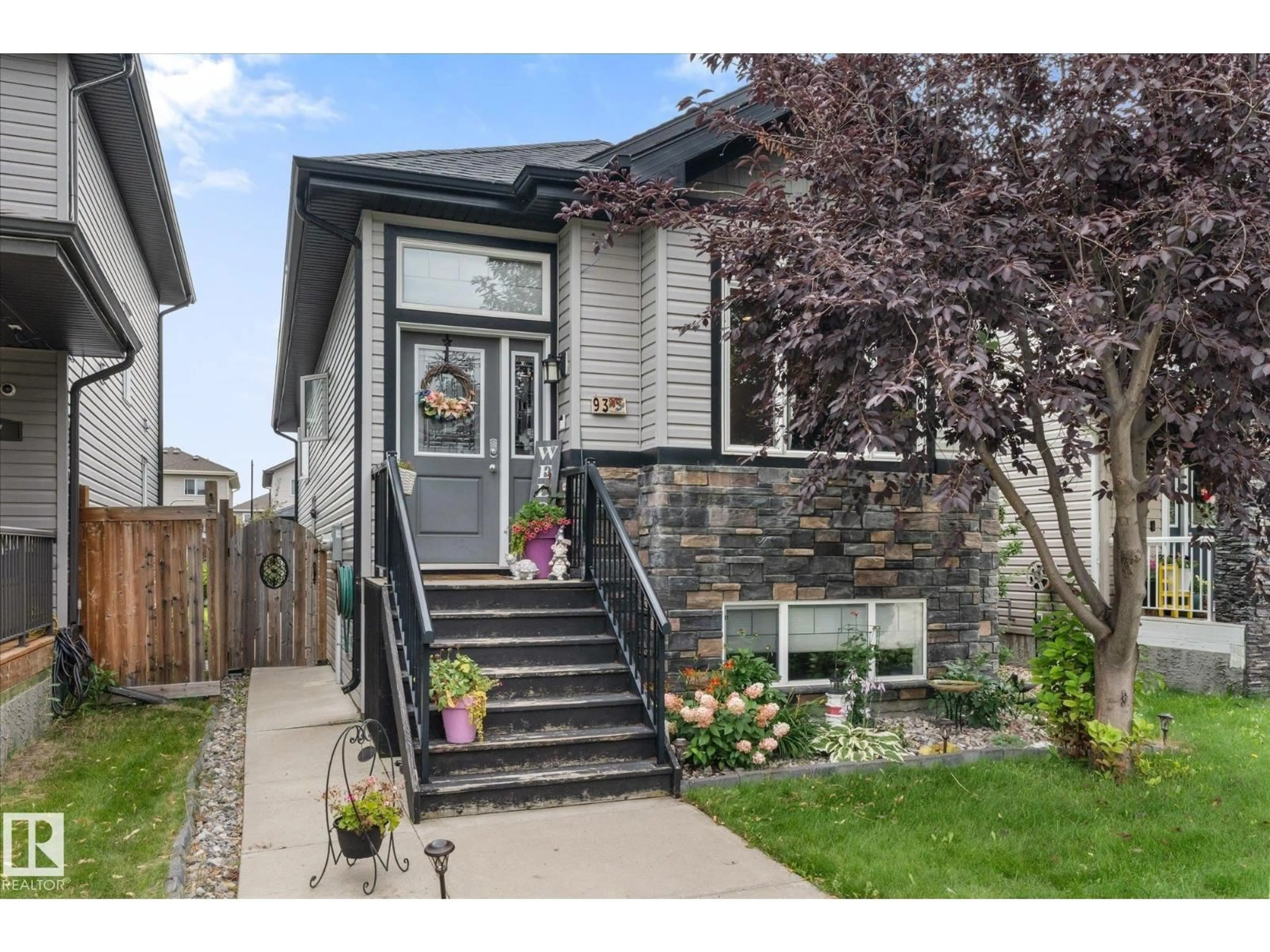 Home with vinyl exterior material, street for 93 DURRAND BN, Fort Saskatchewan Alberta T8L4G8