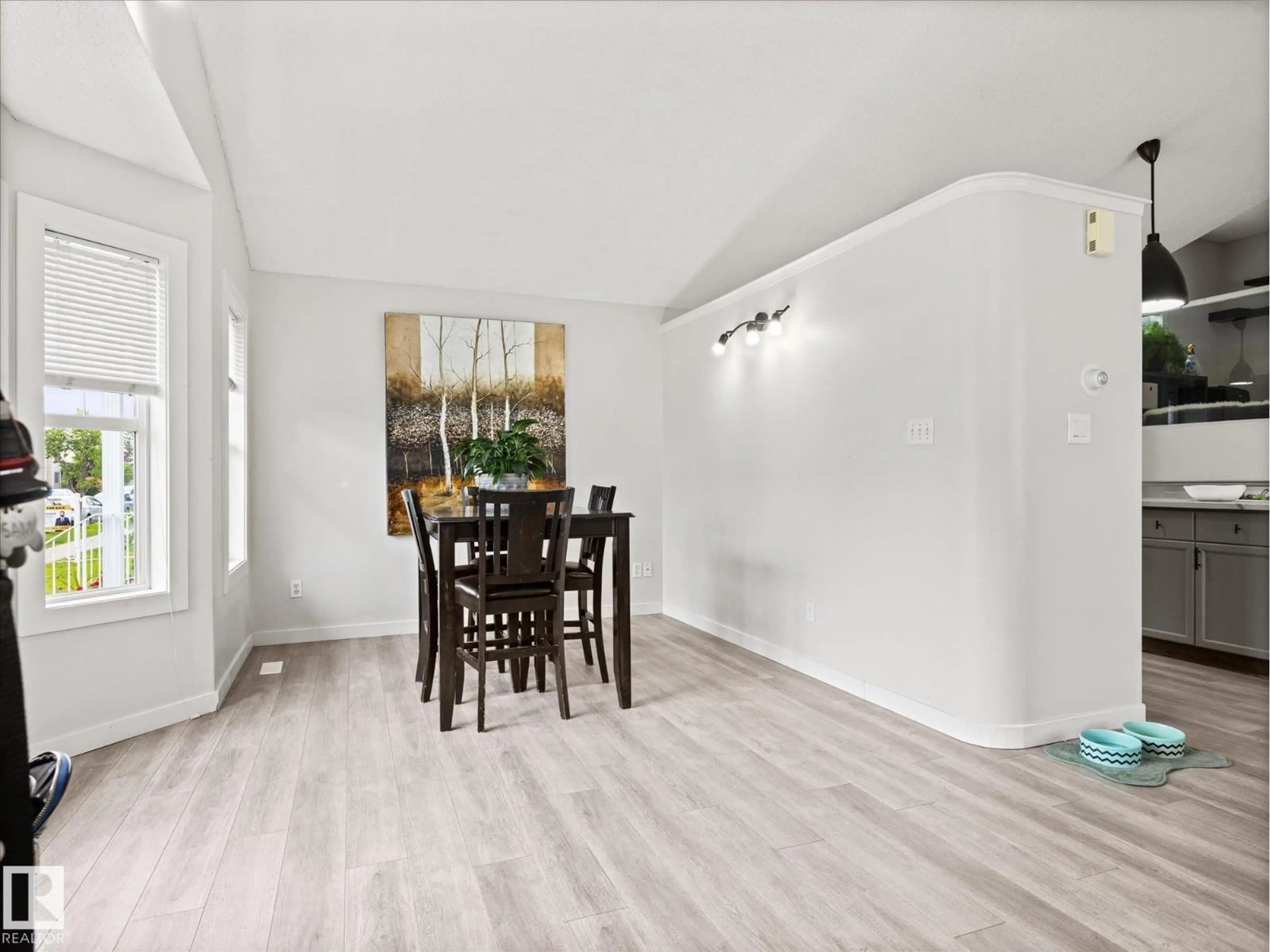 A pic of a room for 2916 31 ST, Edmonton Alberta T6T1T9
