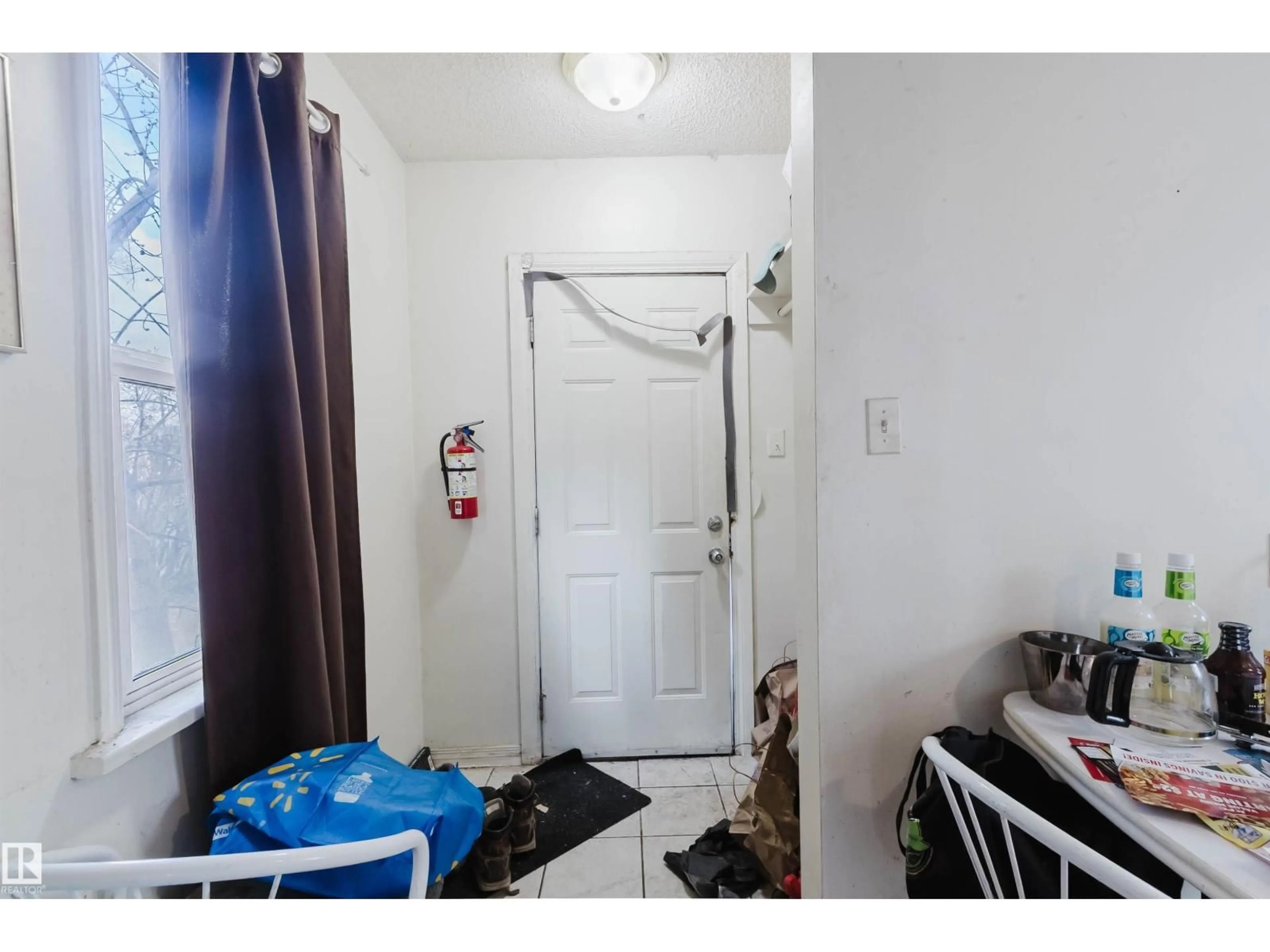 A pic of a room for NW - 12223 127 ST, Edmonton Alberta T5L0Z7