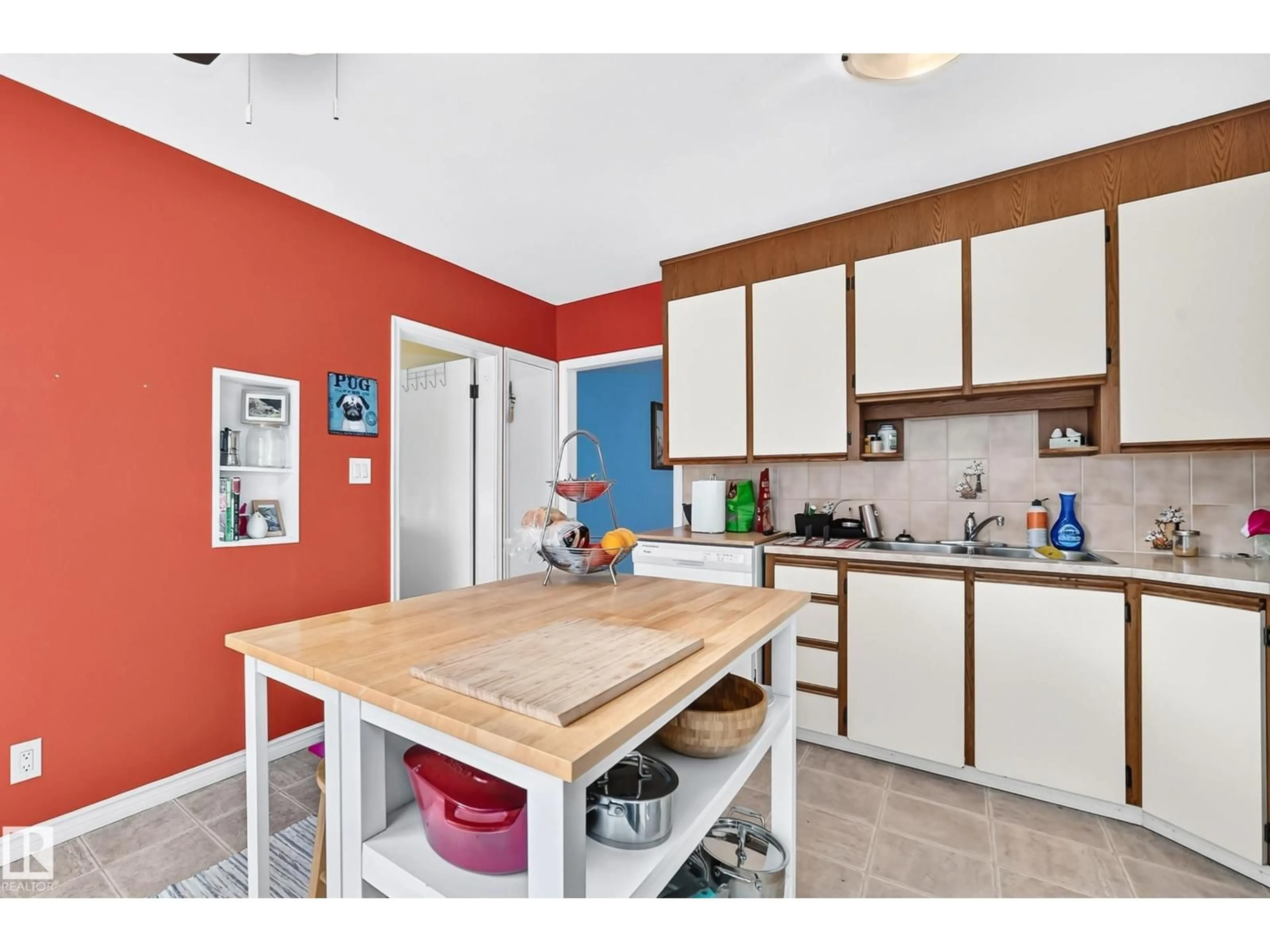 Standard kitchen, unknown for NW - 12405 126 ST, Edmonton Alberta T5L0X2