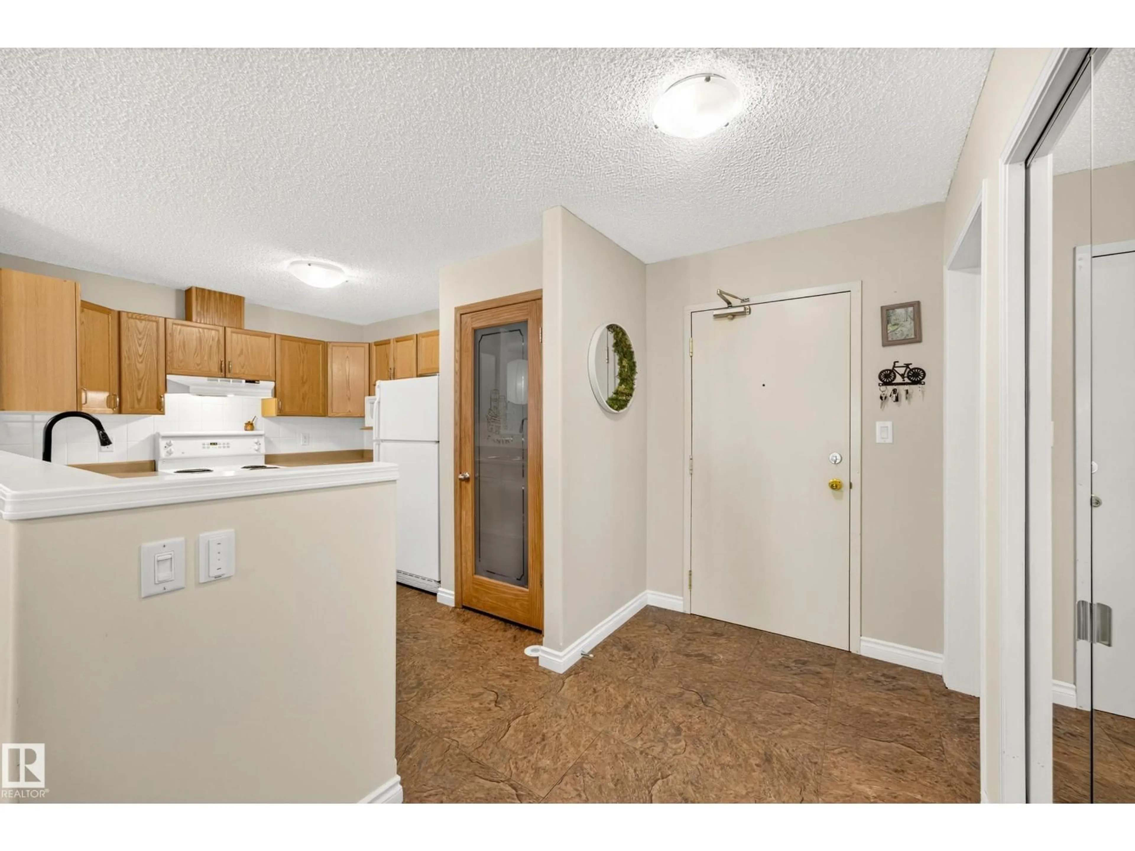 Unknown for 206 - 7839 96 ST, Edmonton Alberta T6C4R4