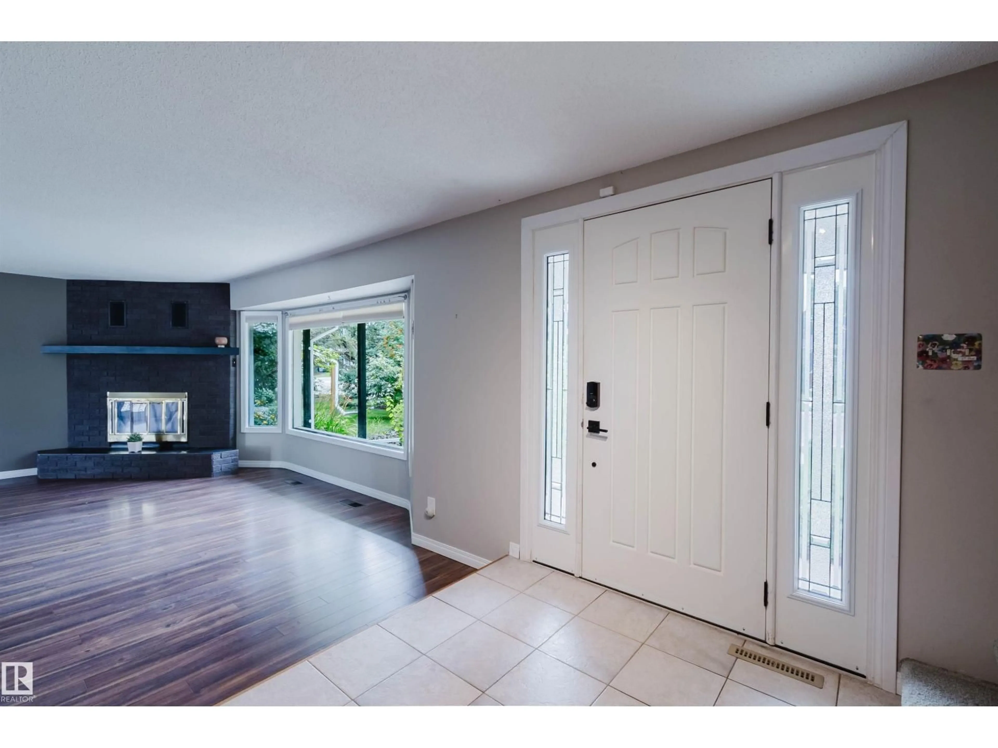 Indoor entryway for NW - 11736 35A AV, Edmonton Alberta T6J0B5