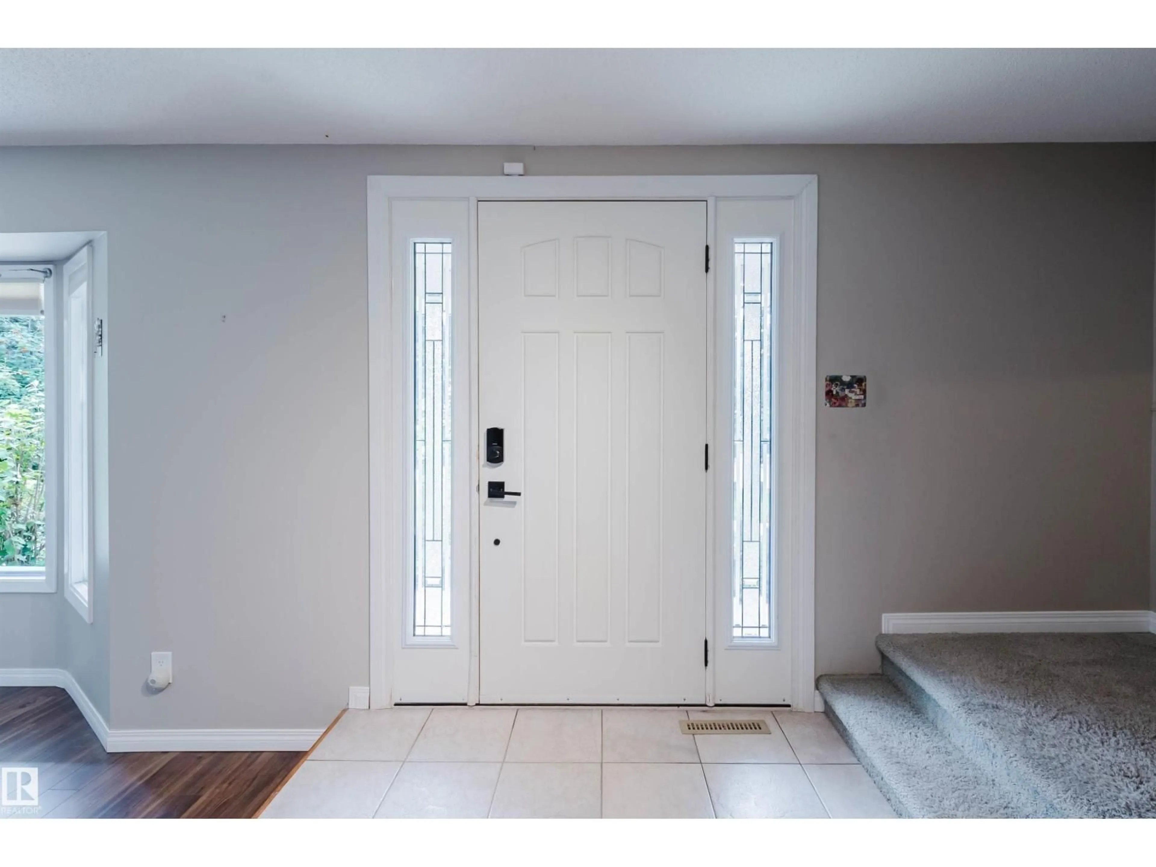 Indoor entryway for NW - 11736 35A AV, Edmonton Alberta T6J0B5