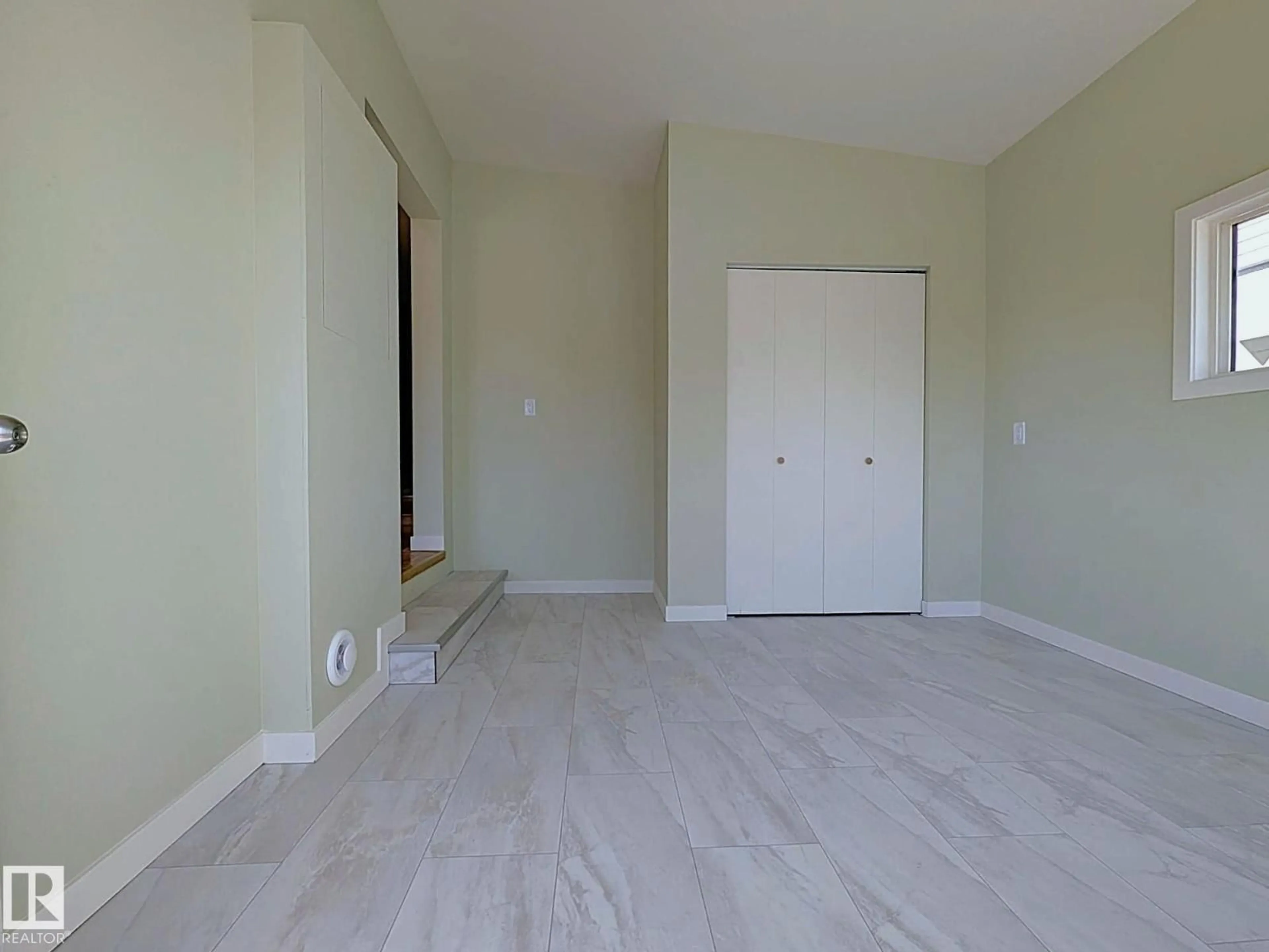 A pic of a room for 9523 134 AV, Edmonton Alberta T5E1H8