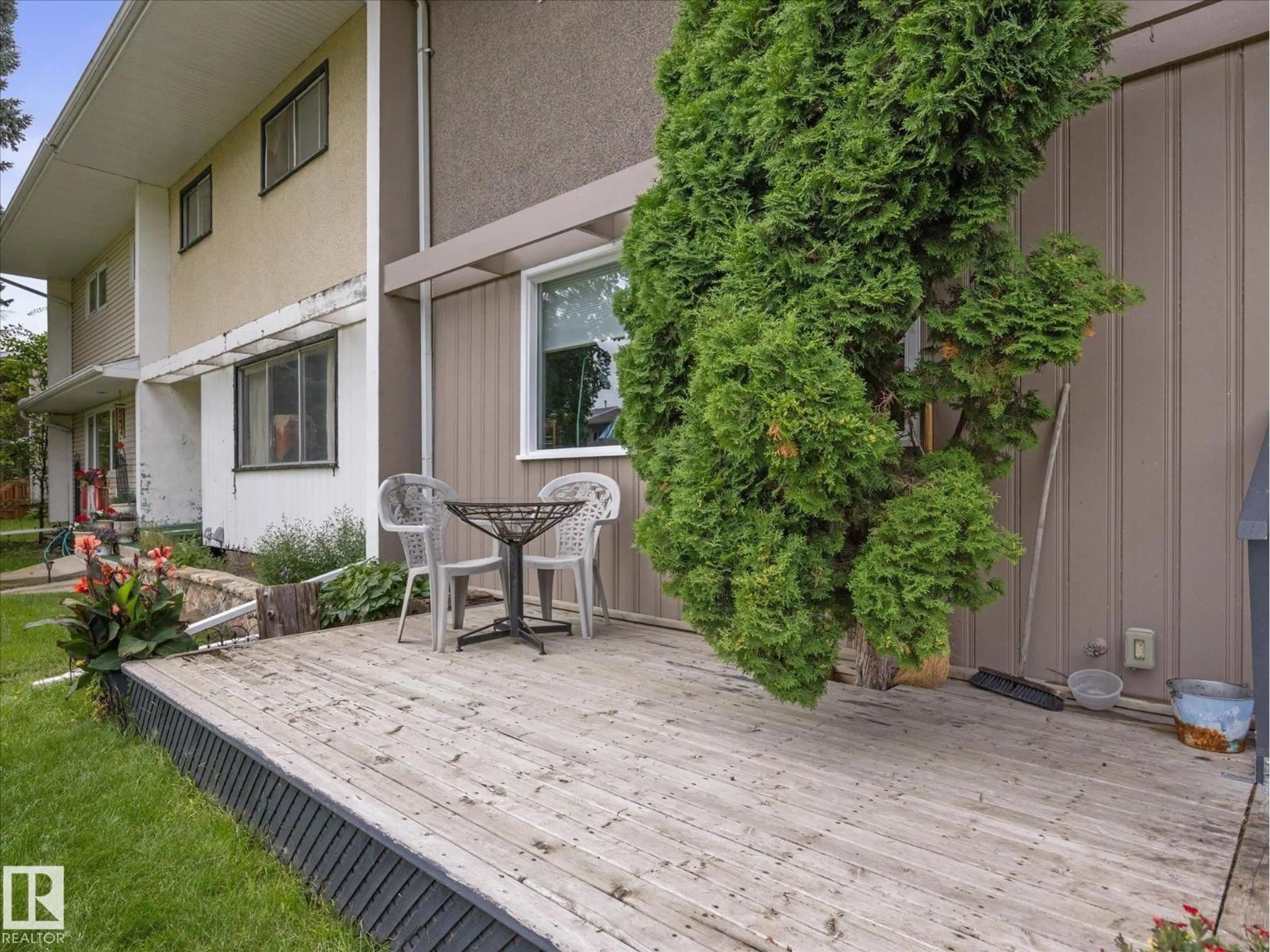 Patio, street for 57 GARDEN CR, St. Albert Alberta T8N0W9