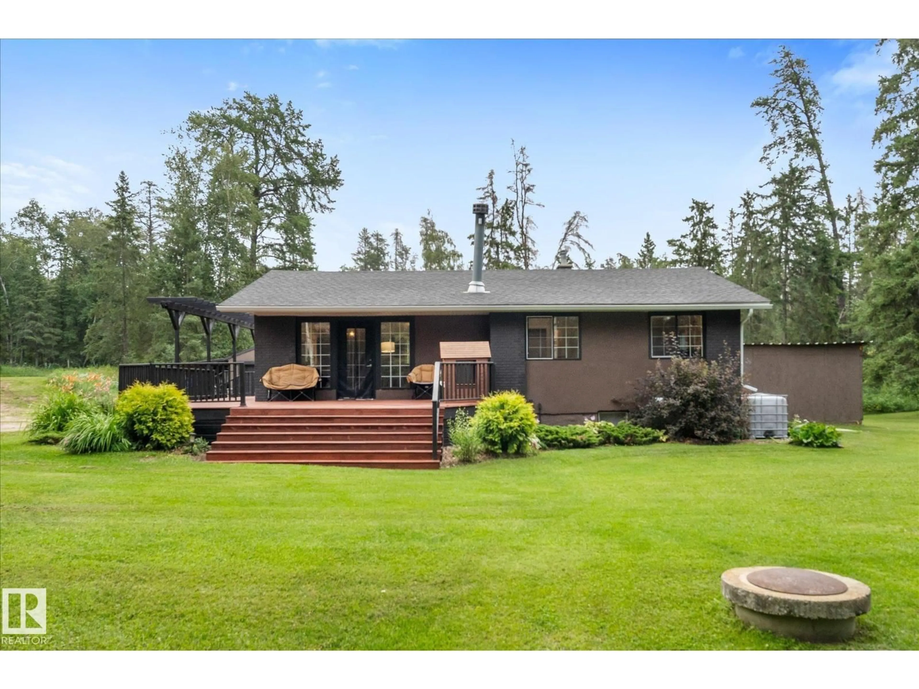 Home with vinyl exterior material, unknown for 51425 RGE ROAD 271, Rural Parkland County Alberta T7Y1G5