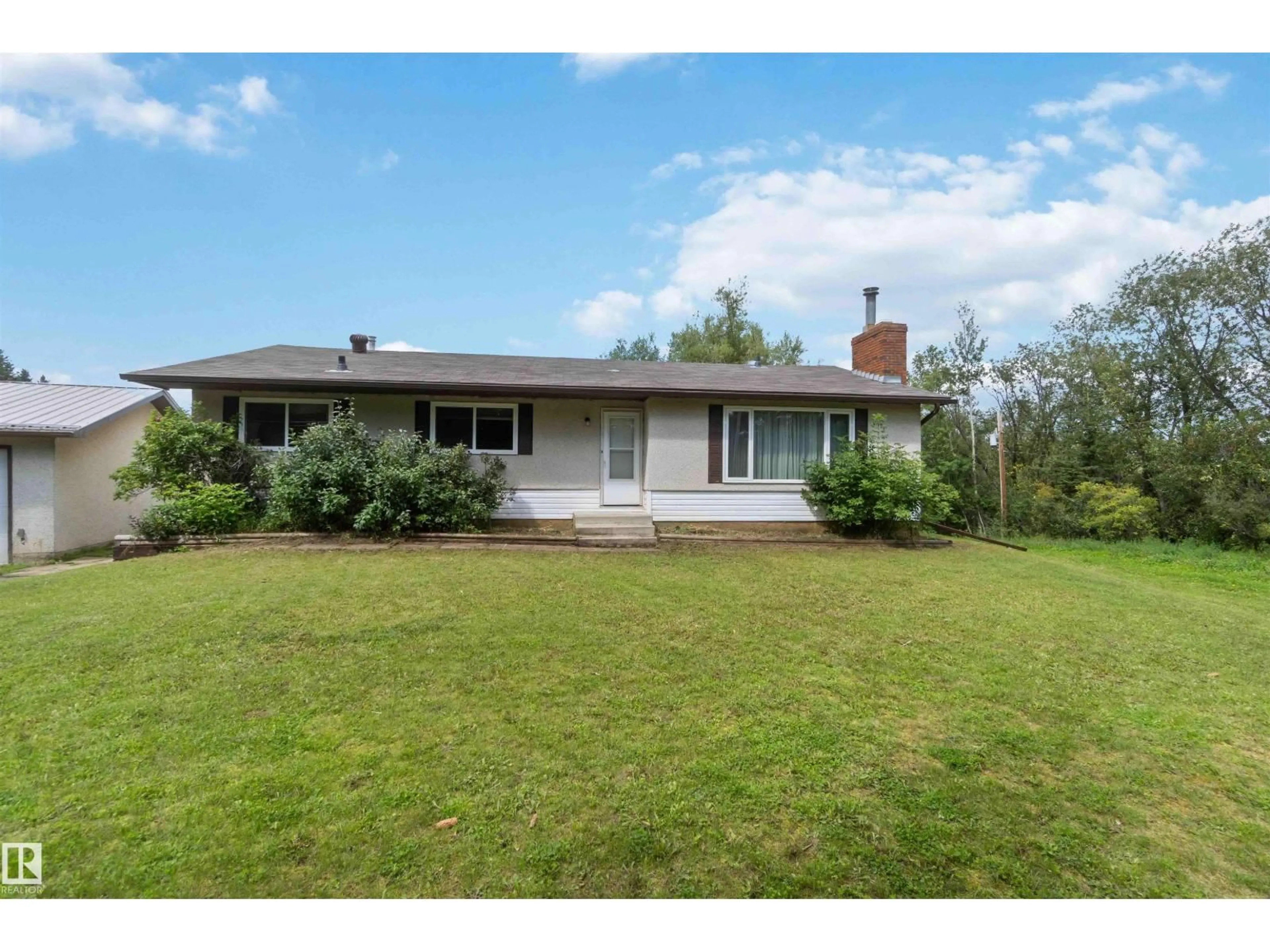 A pic from outside/outdoor area/front of a property/back of a property/a pic from drone, unknown for 53305 - 116 RGE ROAD 280, Rural Parkland County Alberta T7X3V7