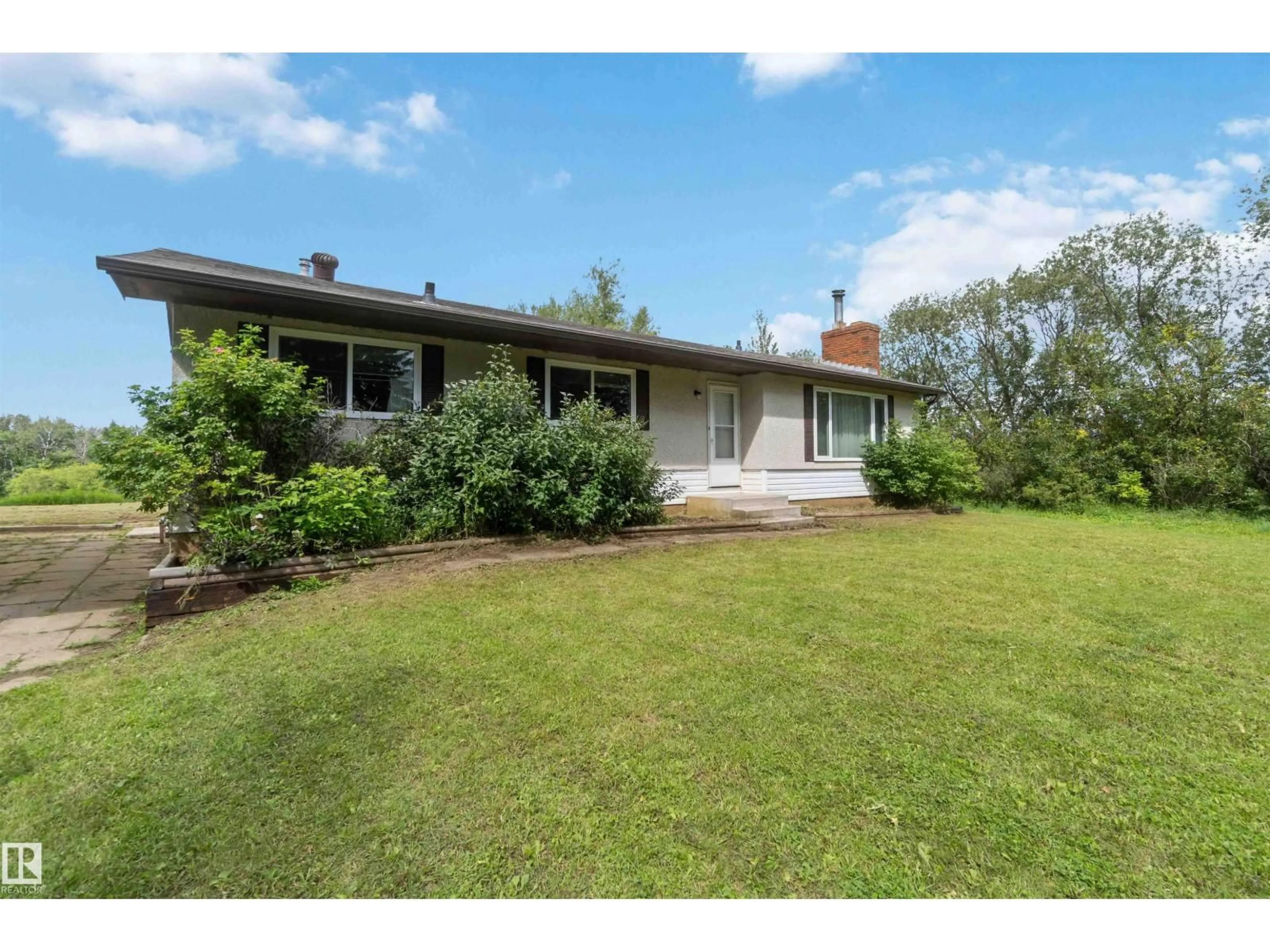 A pic from outside/outdoor area/front of a property/back of a property/a pic from drone, street for 53305 - 116 RGE ROAD 280, Rural Parkland County Alberta T7X3V7