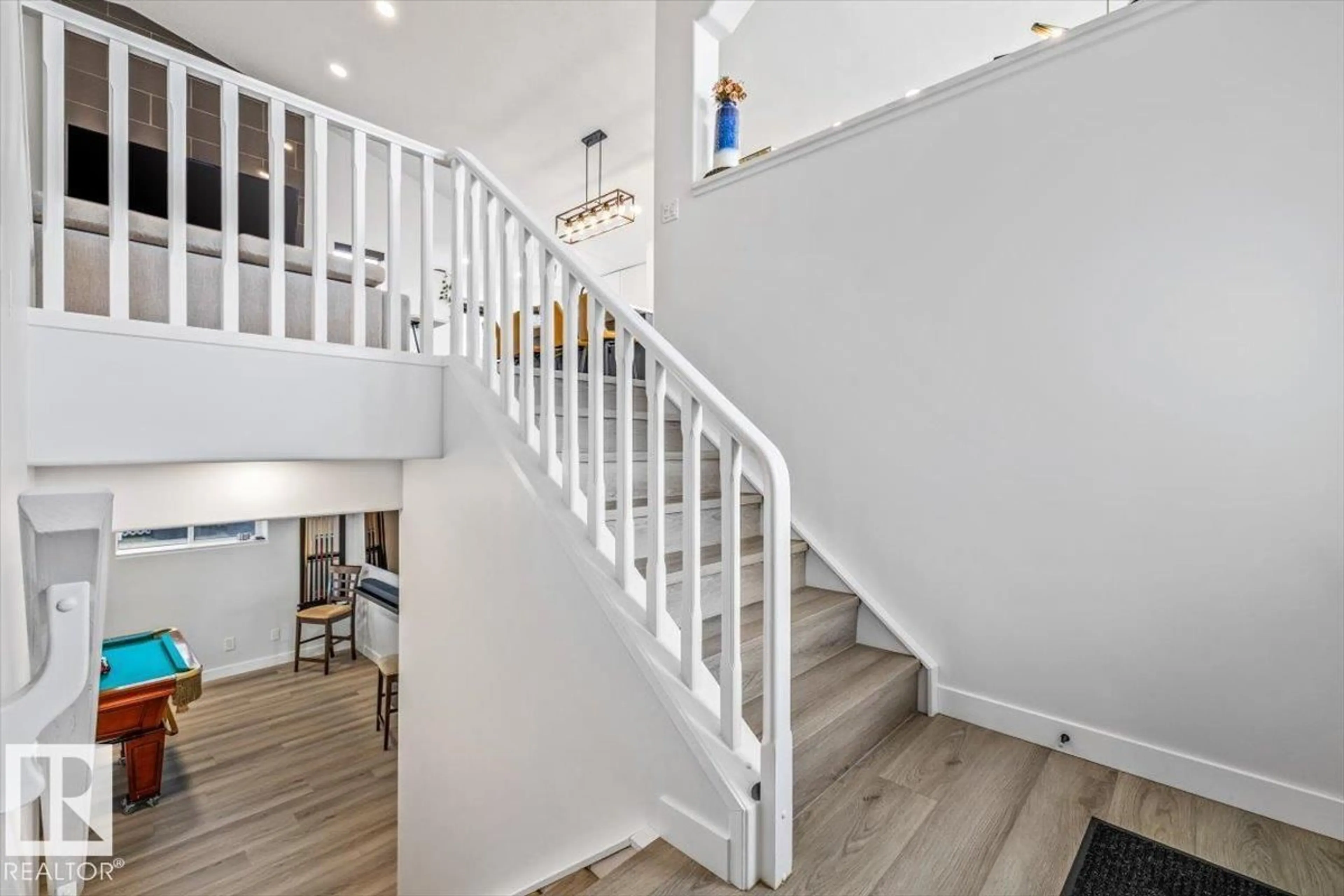 Stairs for 8731 160A AV, Edmonton Alberta T5Z3K4