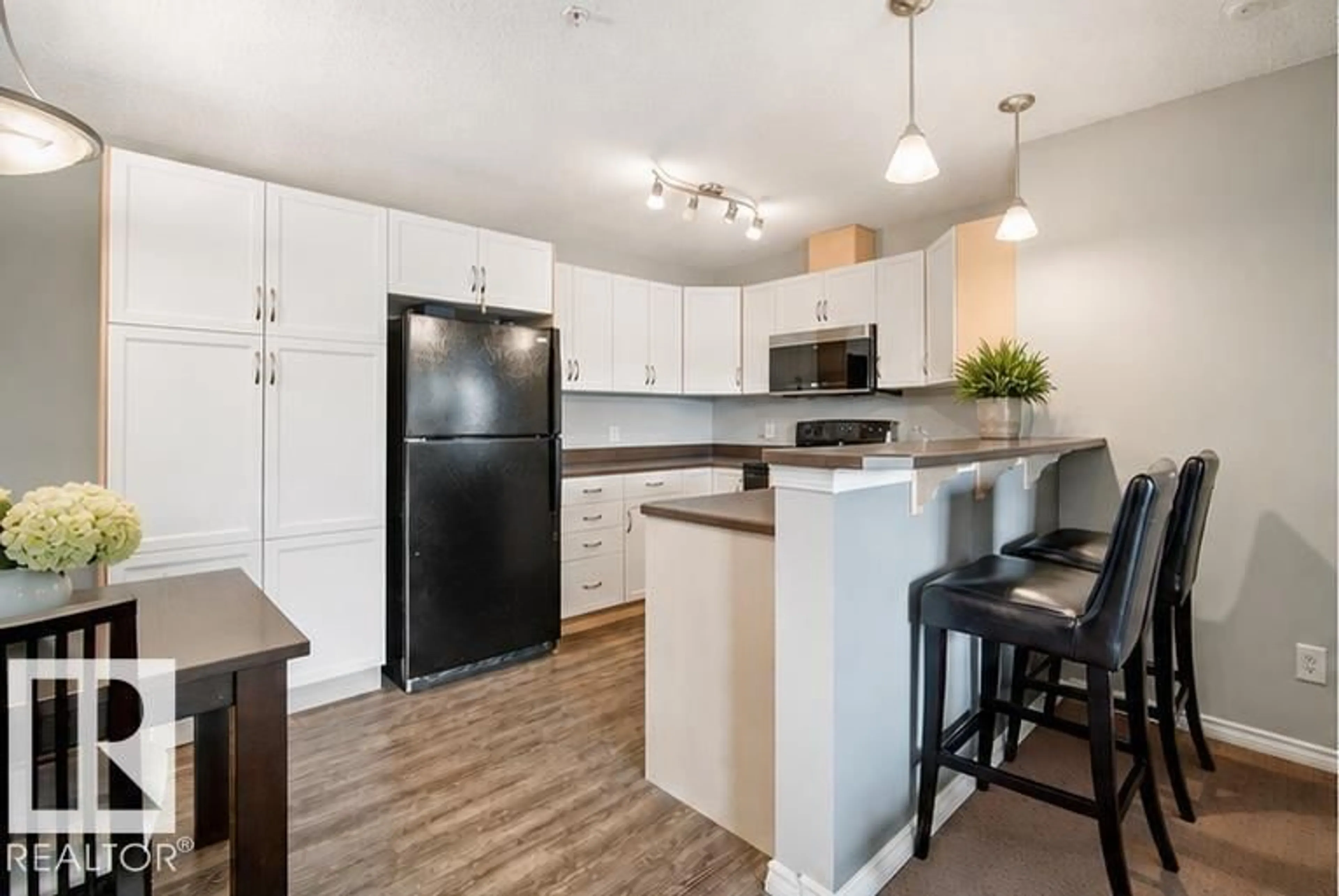 Unknown for 340 2436 GUARDIAN RD, Edmonton Alberta T5T2P5