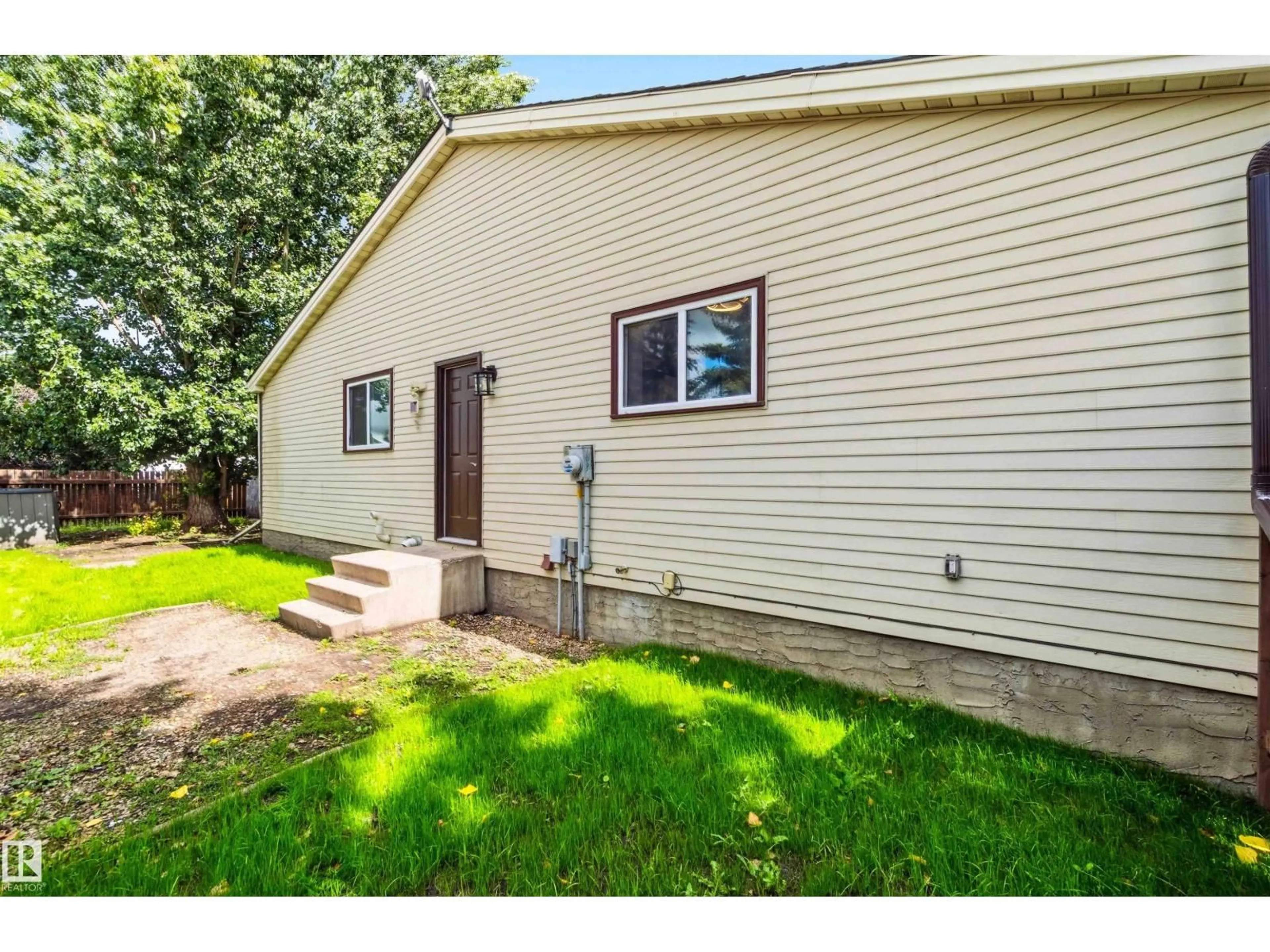 Unknown for 120 BIRCH DR, Gibbons Alberta T0A1N0
