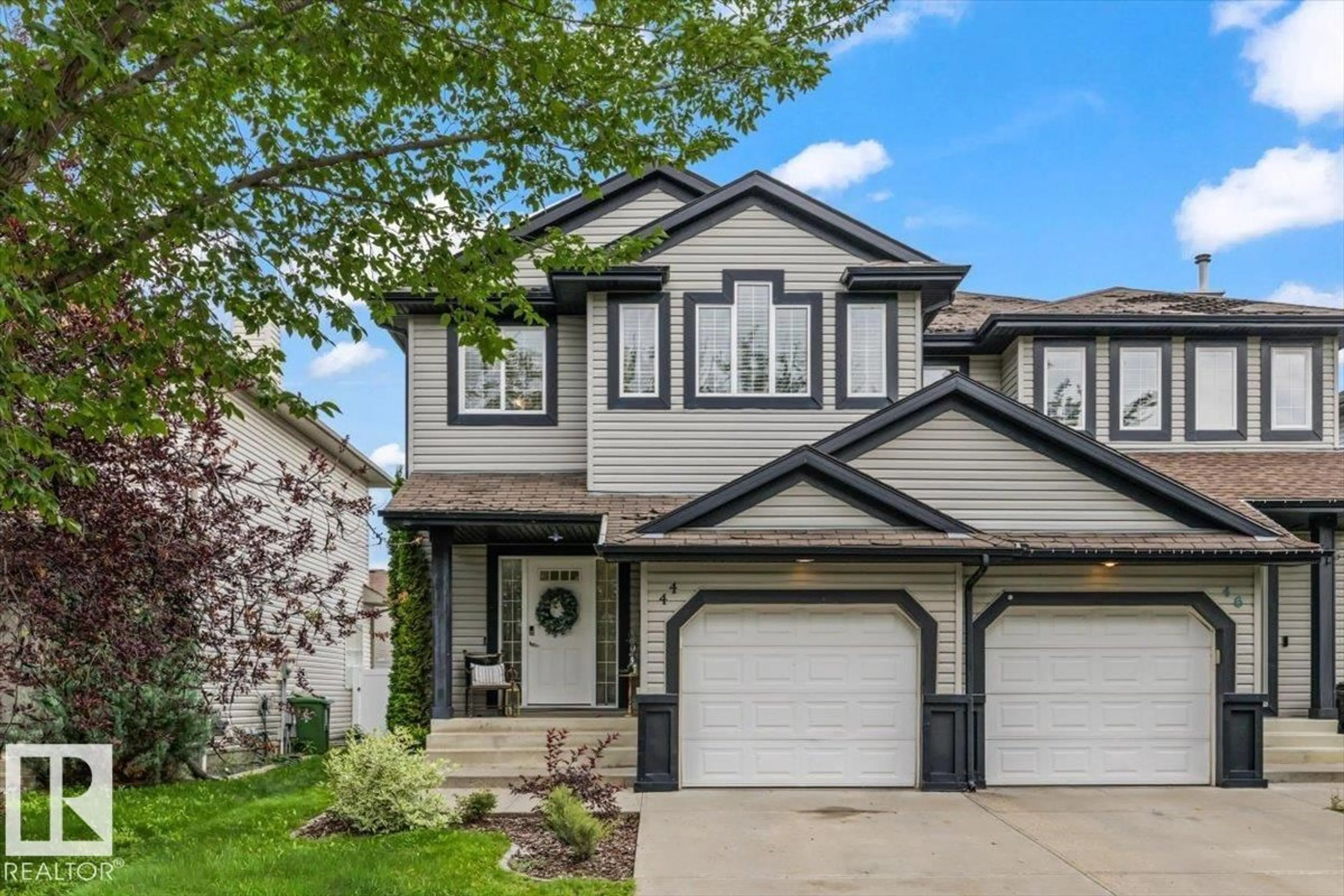 Home with vinyl exterior material, street for 44 BOXWOOD BN, Fort Saskatchewan Alberta T8L0A6