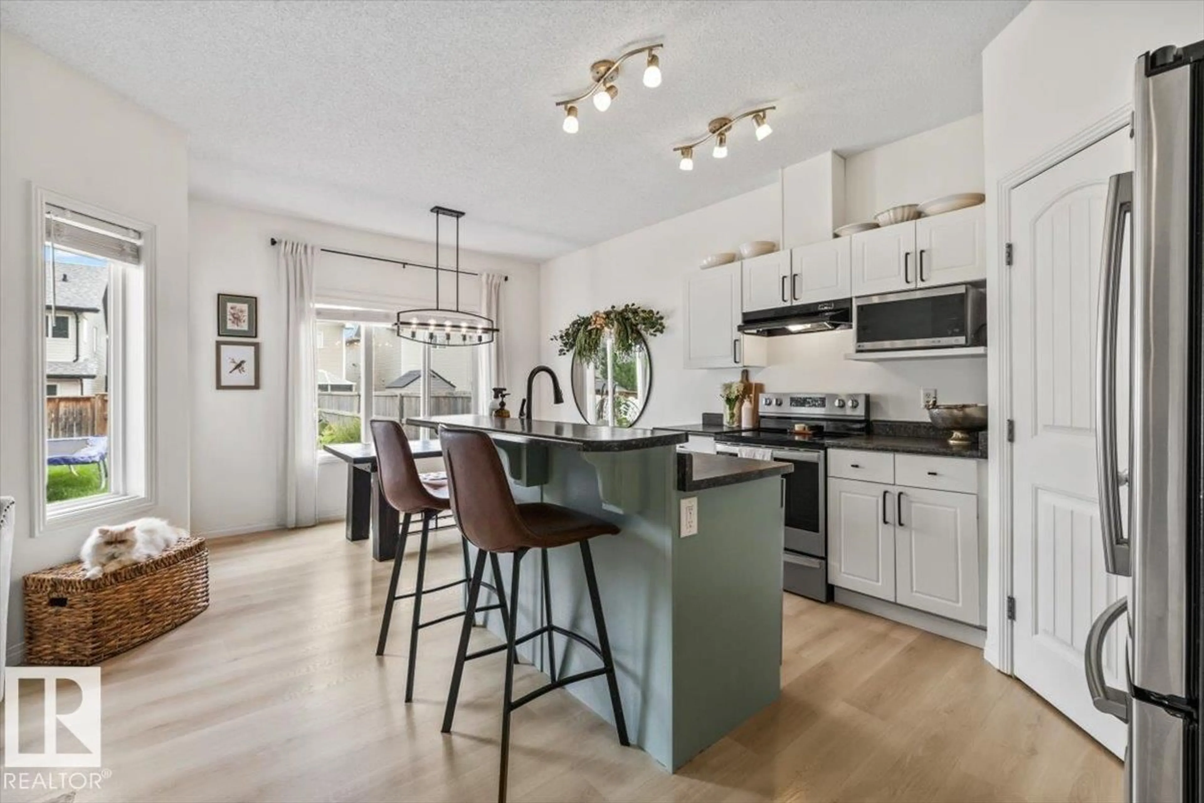 Open concept kitchen, unknown for 44 BOXWOOD BN, Fort Saskatchewan Alberta T8L0A6