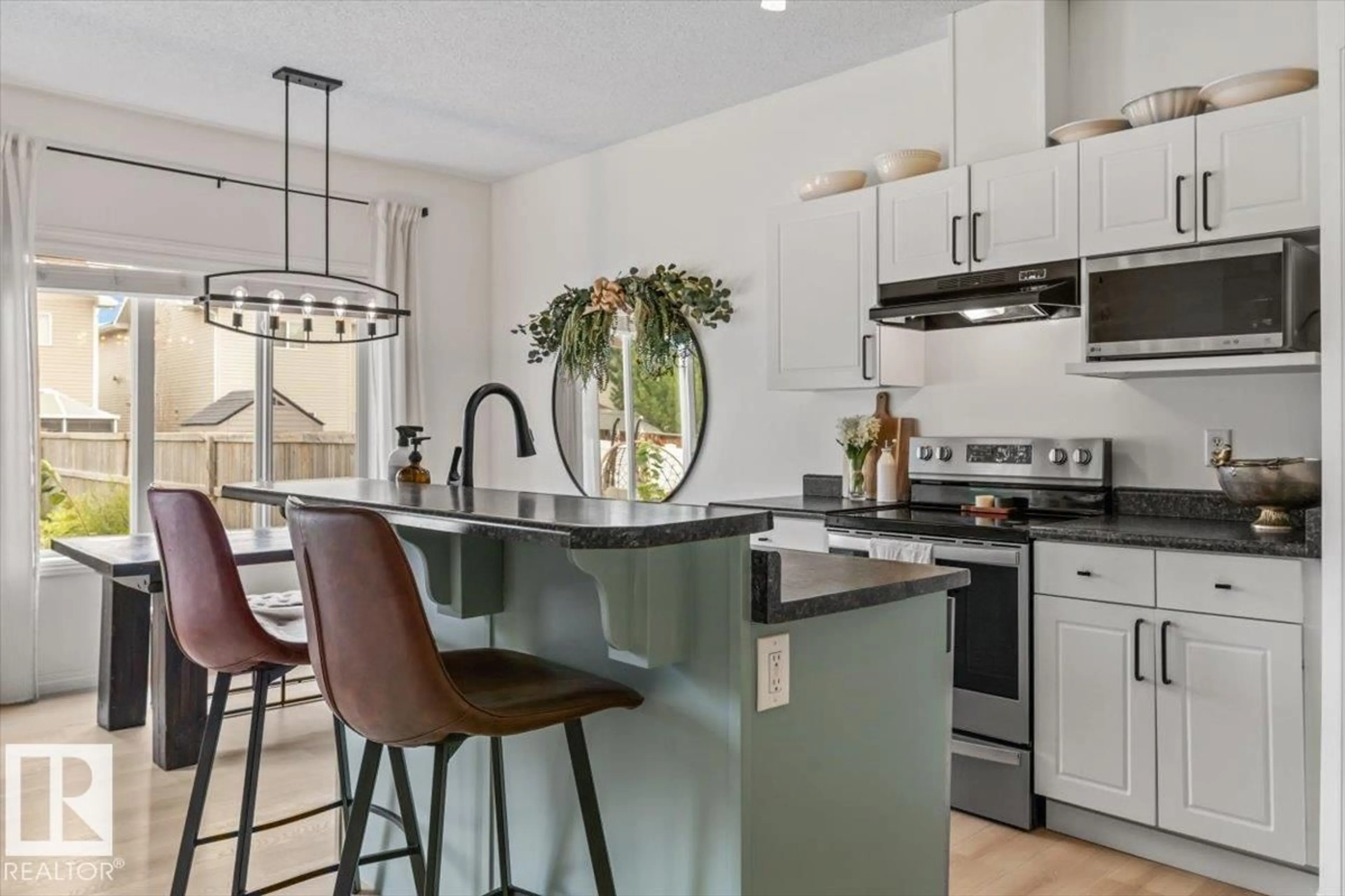 Open concept kitchen, ceramic/tile floor for 44 BOXWOOD BN, Fort Saskatchewan Alberta T8L0A6