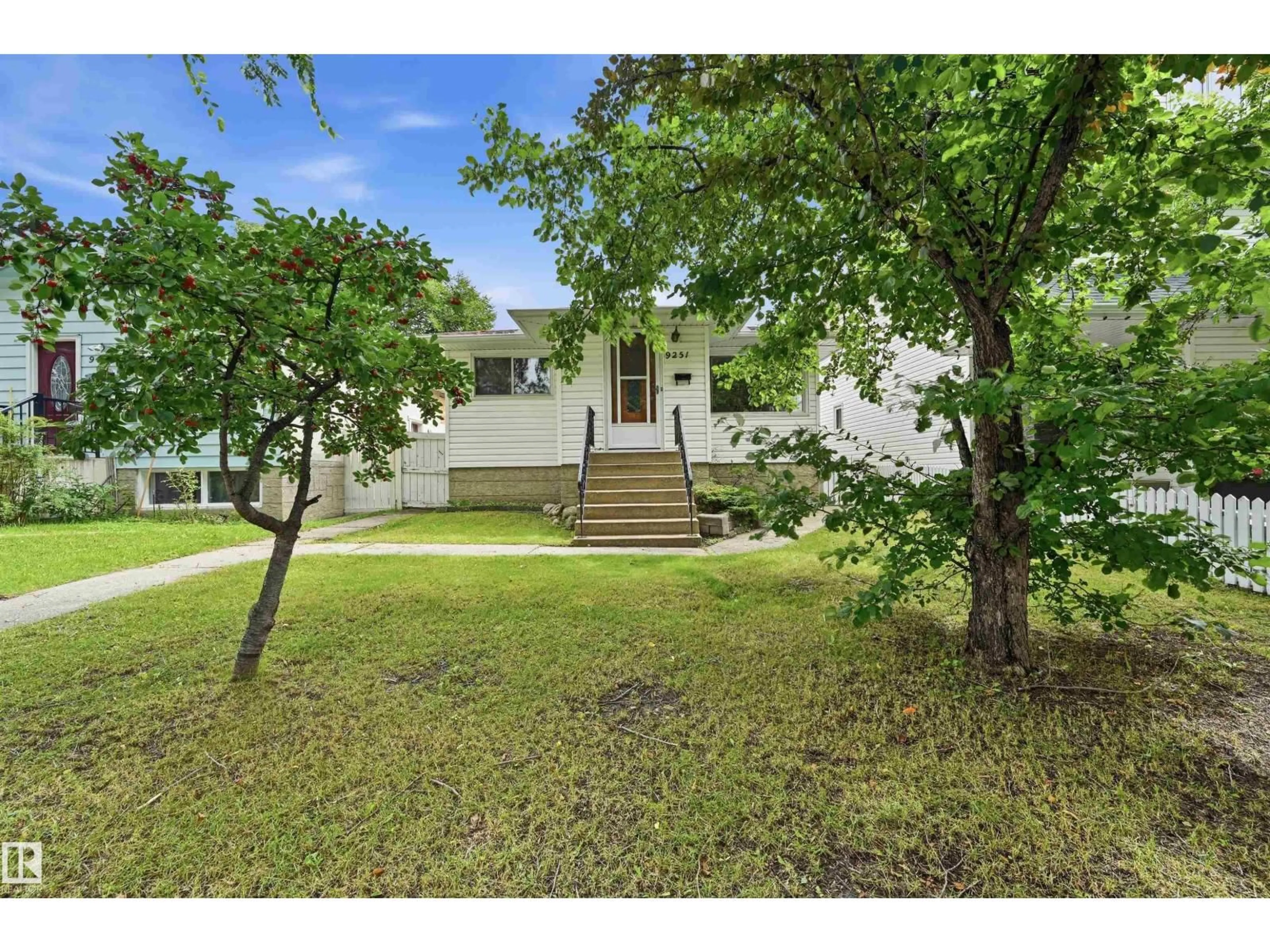 A pic from outside/outdoor area/front of a property/back of a property/a pic from drone, street for NW - 9251 91 ST, Edmonton Alberta T6C3N7