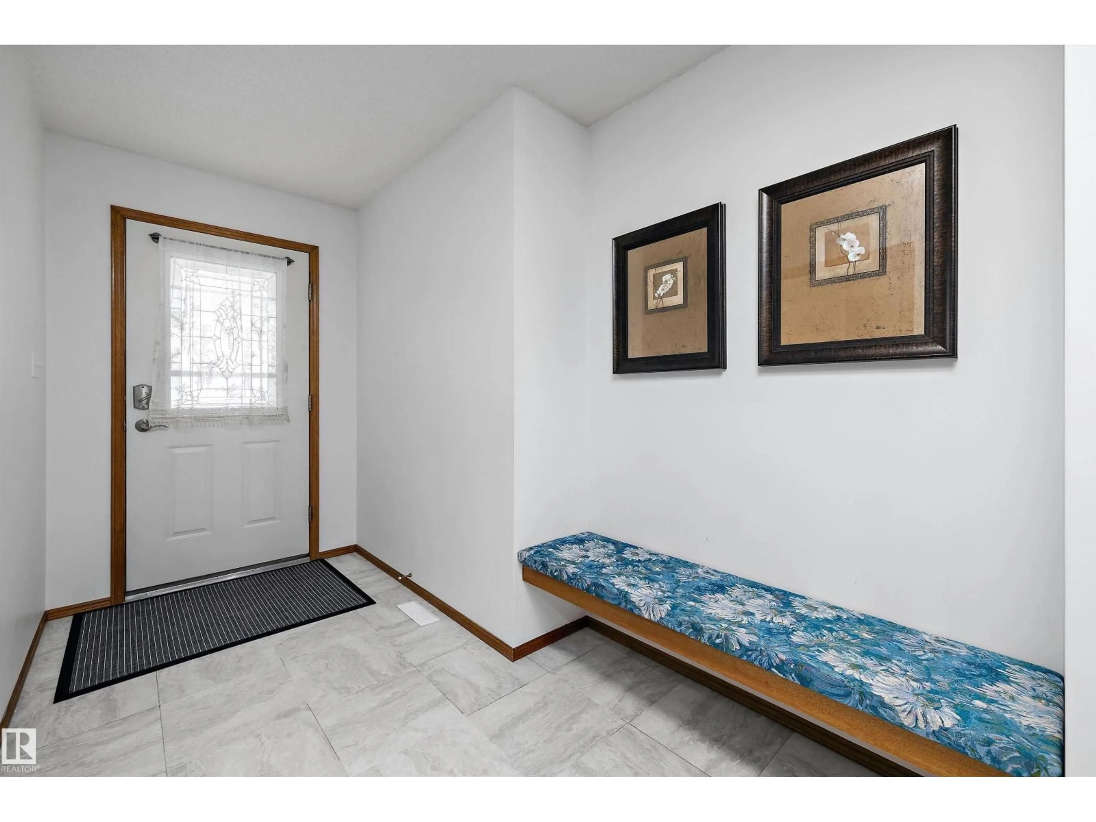 Indoor entryway for 4717 25 AV, Edmonton Alberta T6L6J2