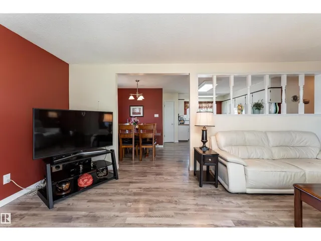 7 CAMELOT CR, Leduc 5