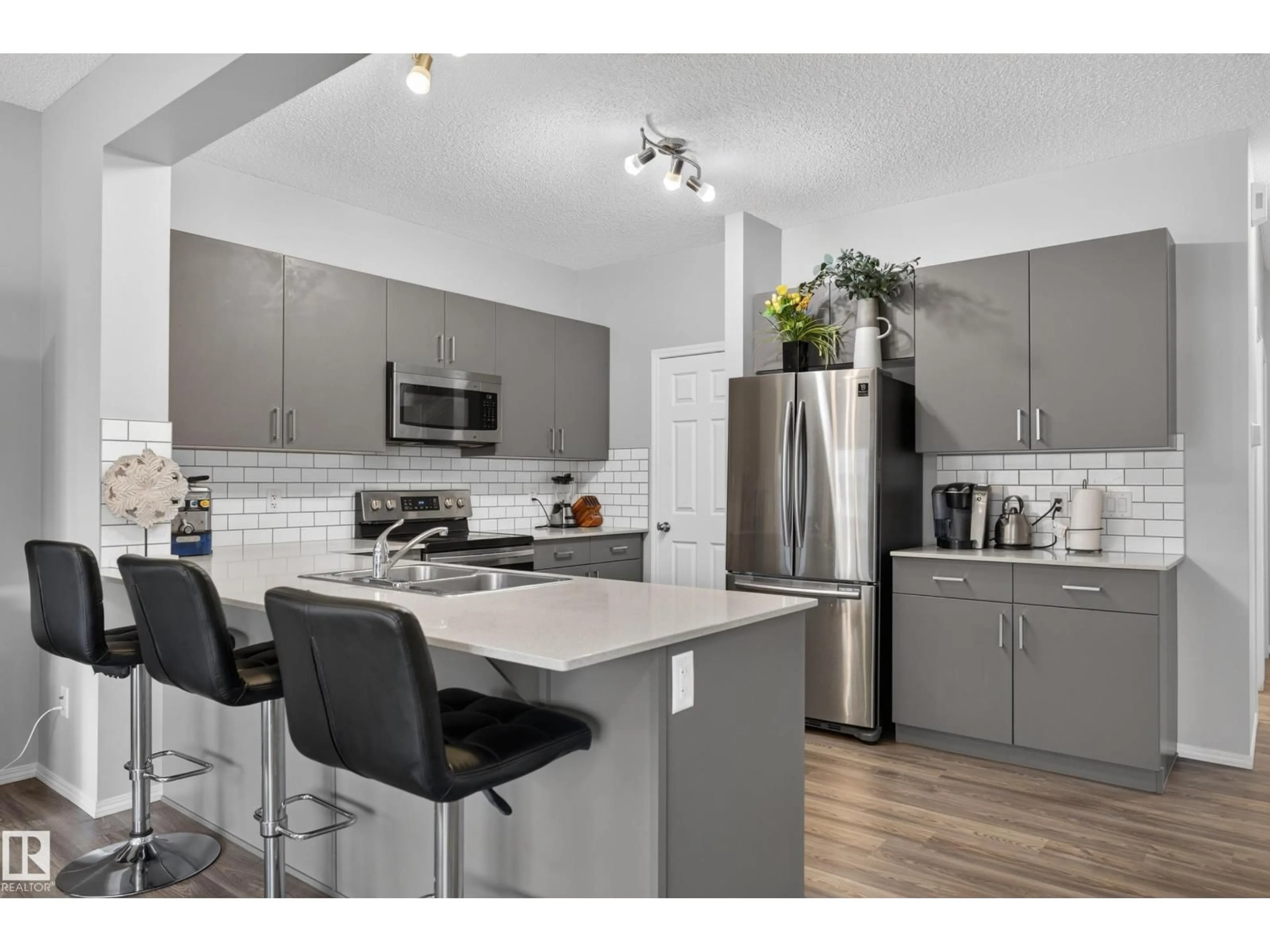 Open concept kitchen, unknown for 17 SPRUCE RIDGE CV, Spruce Grove Alberta T7X0S5