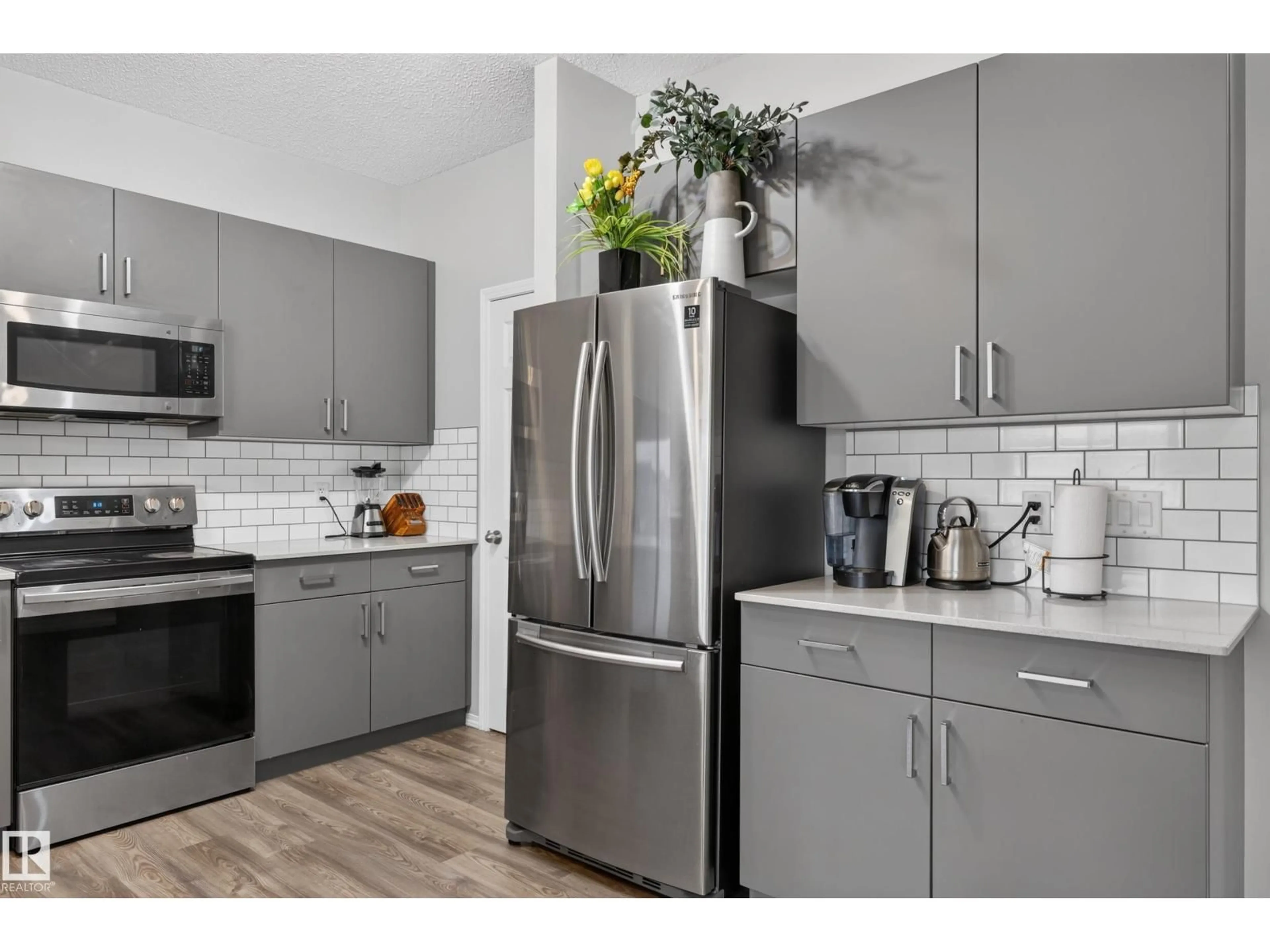 Open concept kitchen, unknown for 17 SPRUCE RIDGE CV, Spruce Grove Alberta T7X0S5