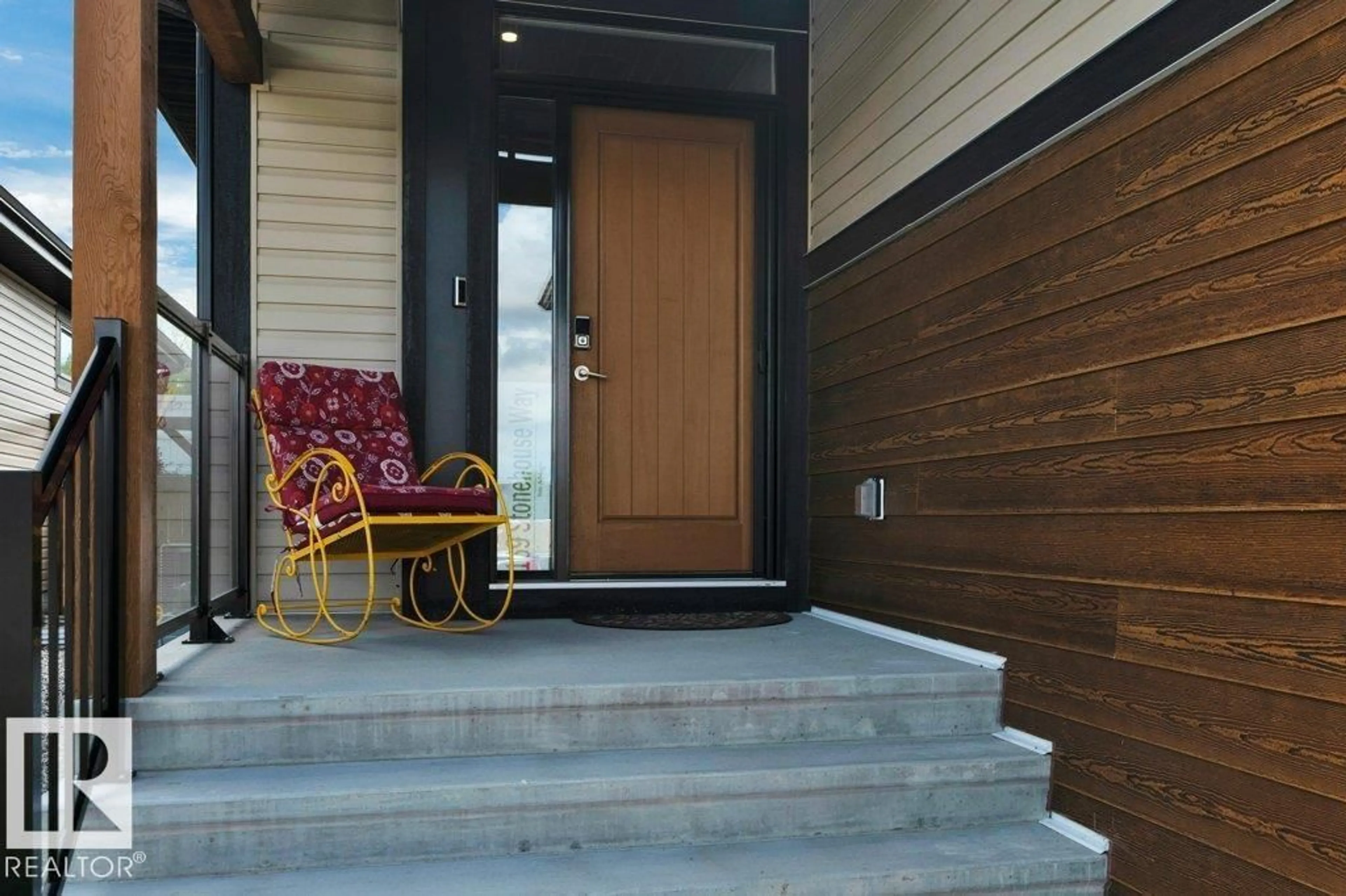 Indoor entryway for 169 STONEHOUSE WY, Leduc Alberta T9E1R2
