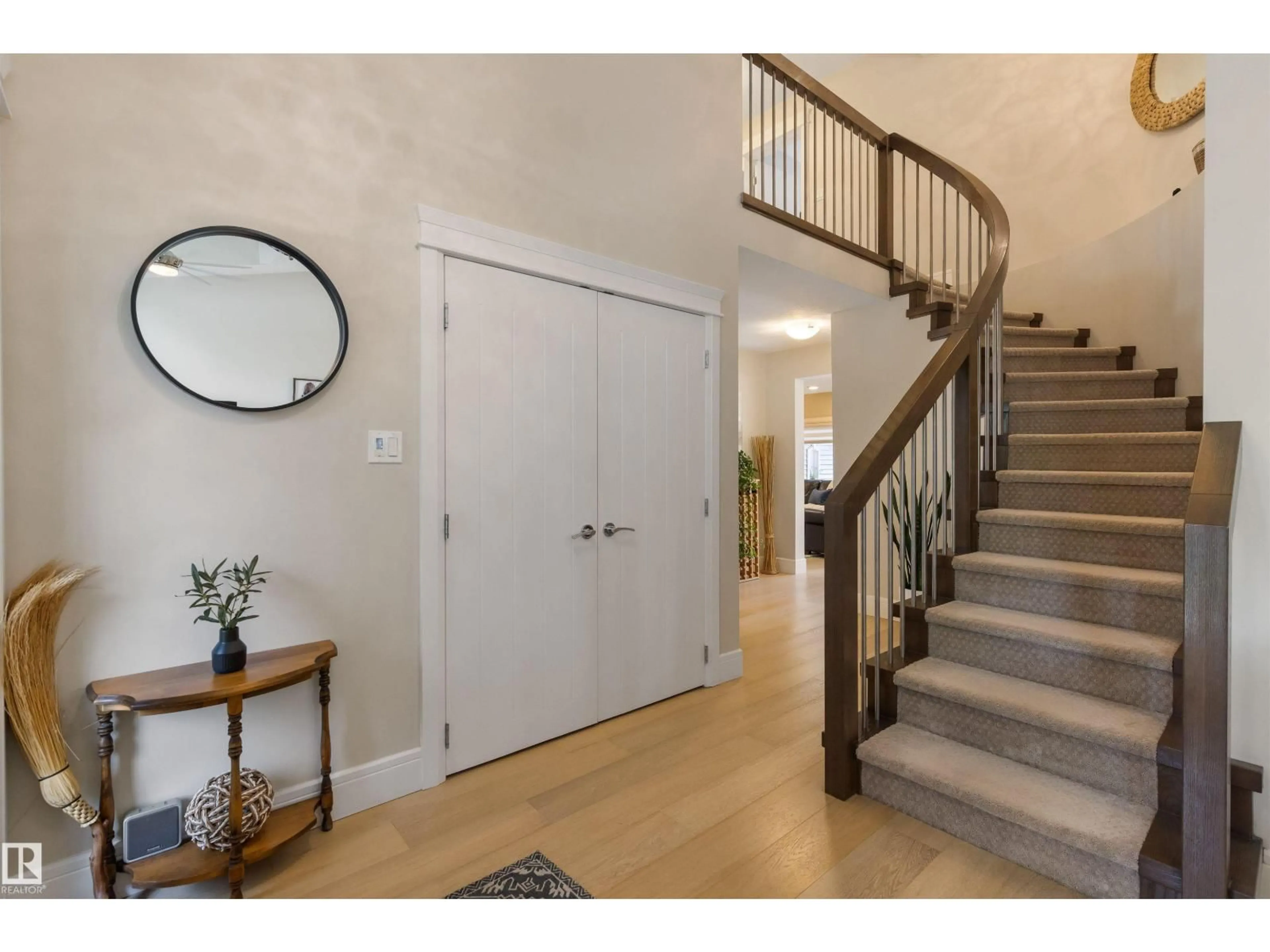Indoor entryway for 11 ARCAND DR, St. Albert Alberta T8N5P1