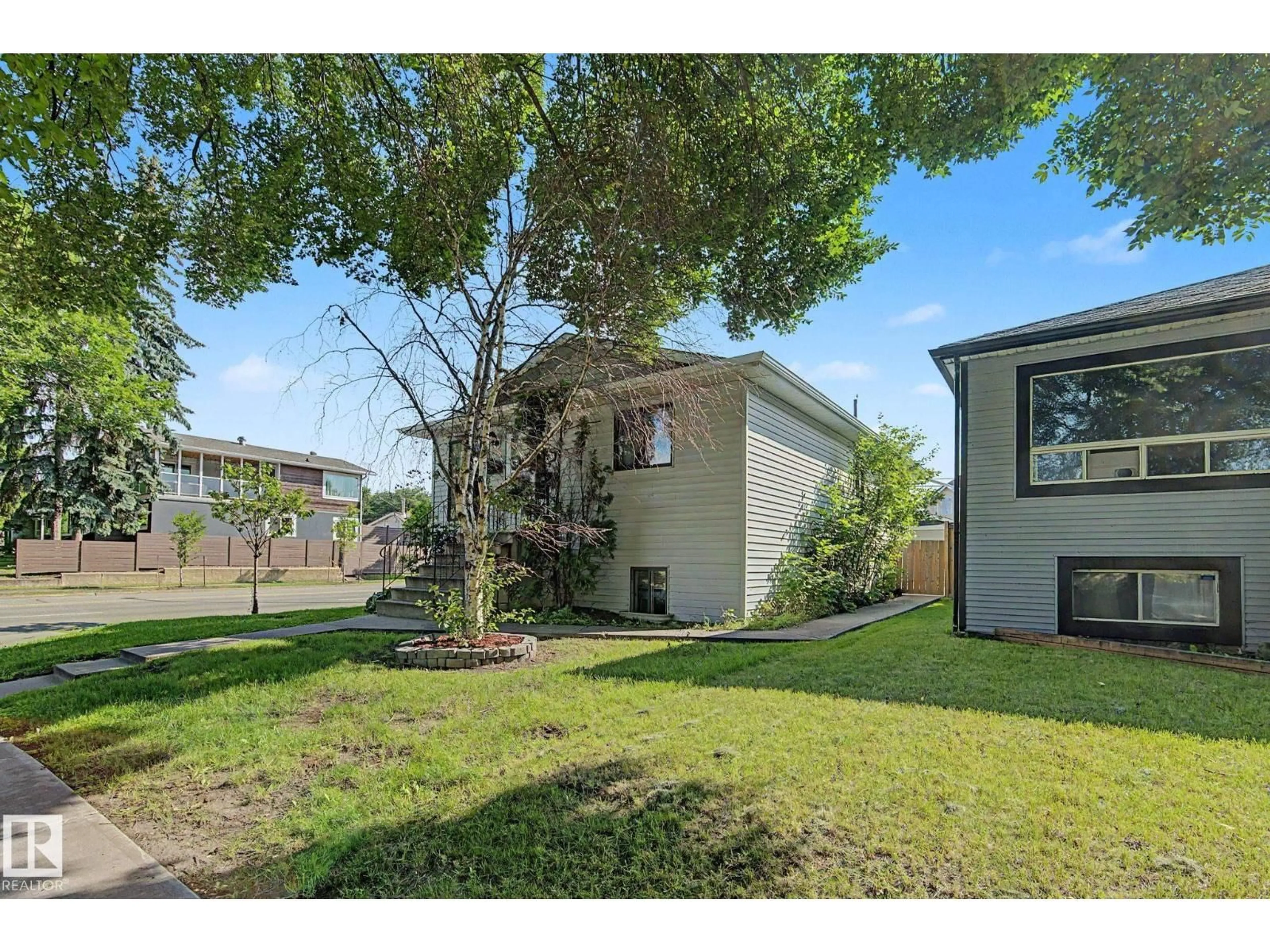 A pic from outside/outdoor area/front of a property/back of a property/a pic from drone, street for NW - 11167 52 ST, Edmonton Alberta T5W3H6