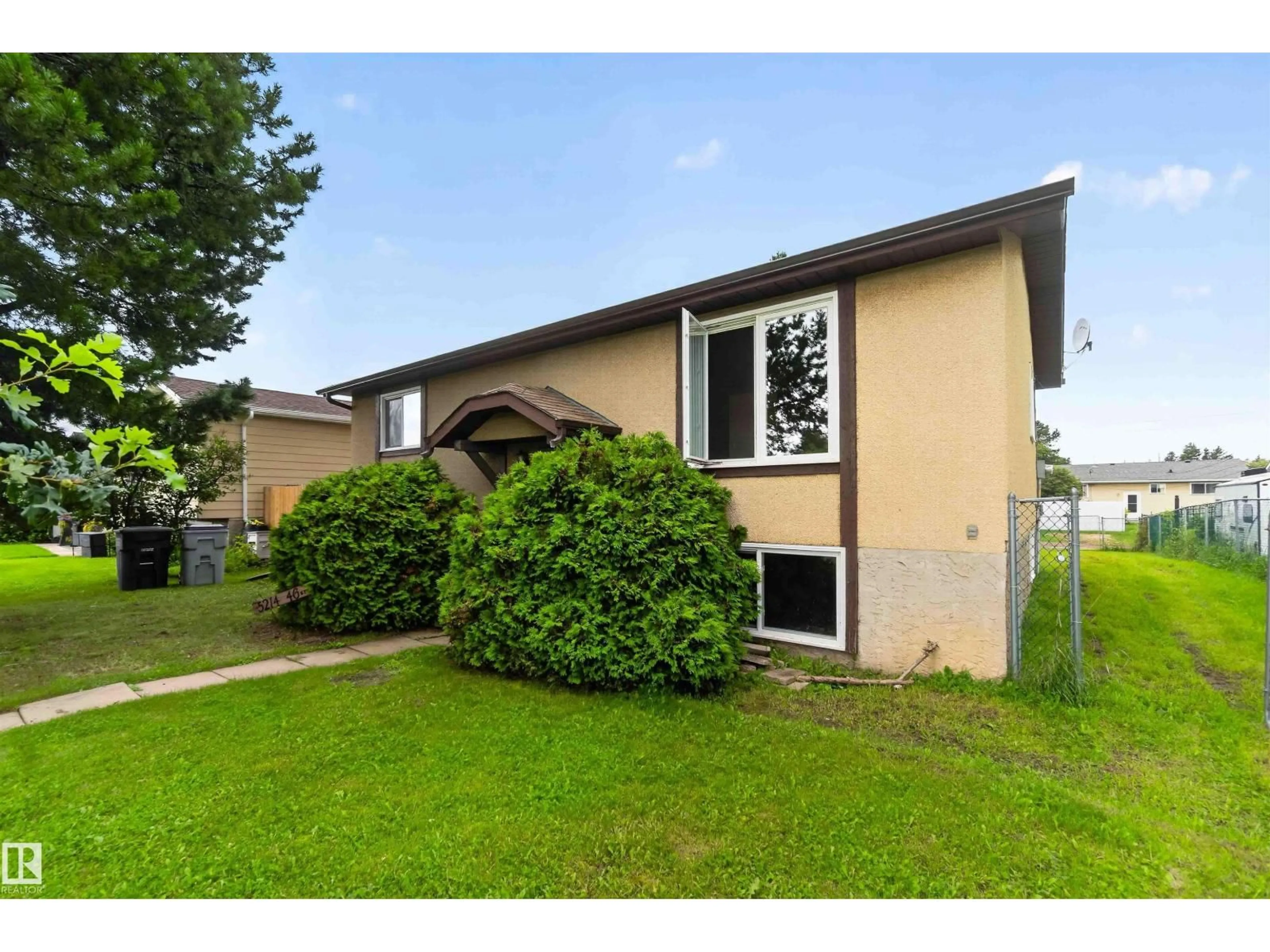 Home with vinyl exterior material, unknown for 5214 46 ST, Bon Accord Alberta T0A1K0