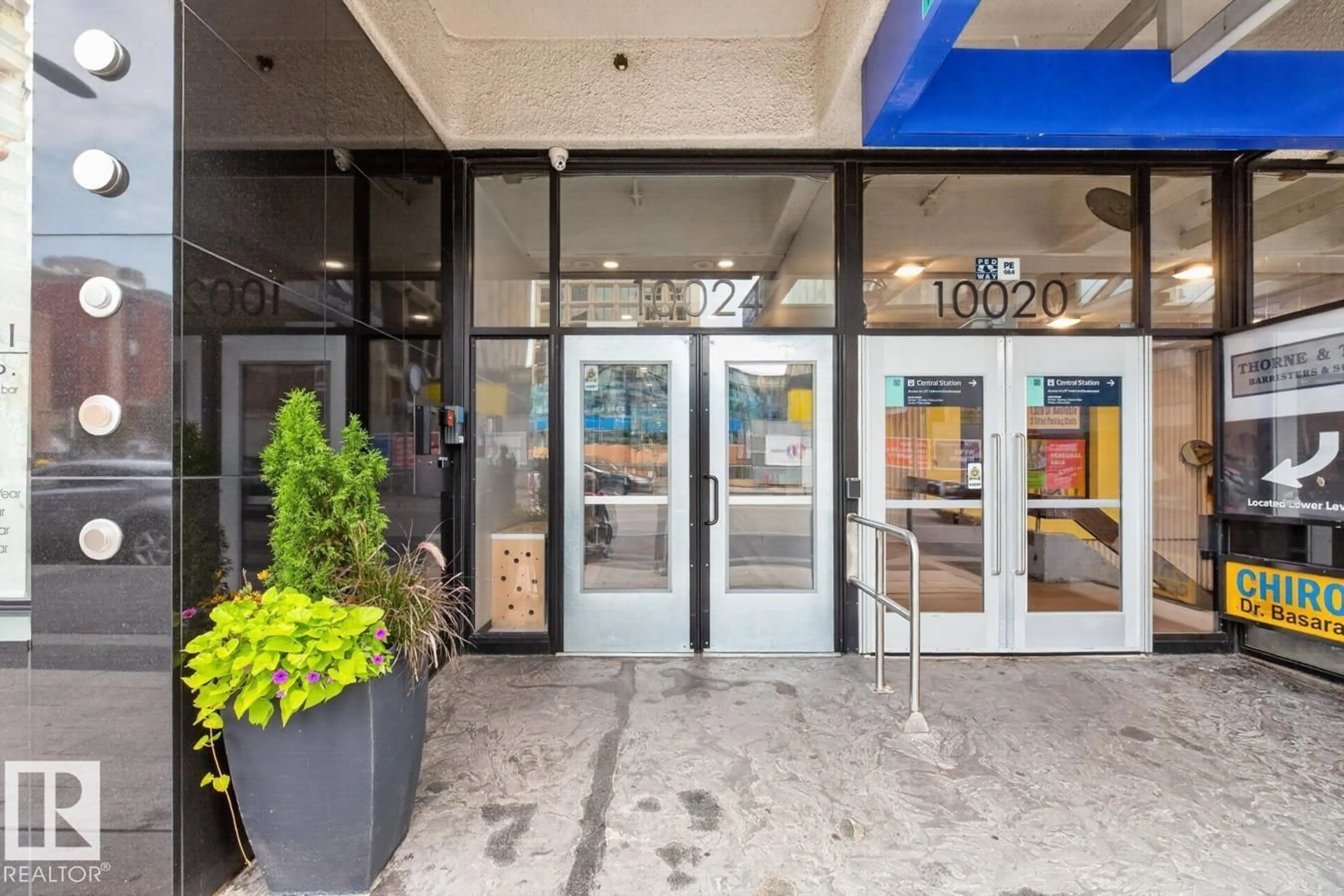 Indoor foyer for 10024 - 1207 JASPER AV, Edmonton Alberta T5J1R9