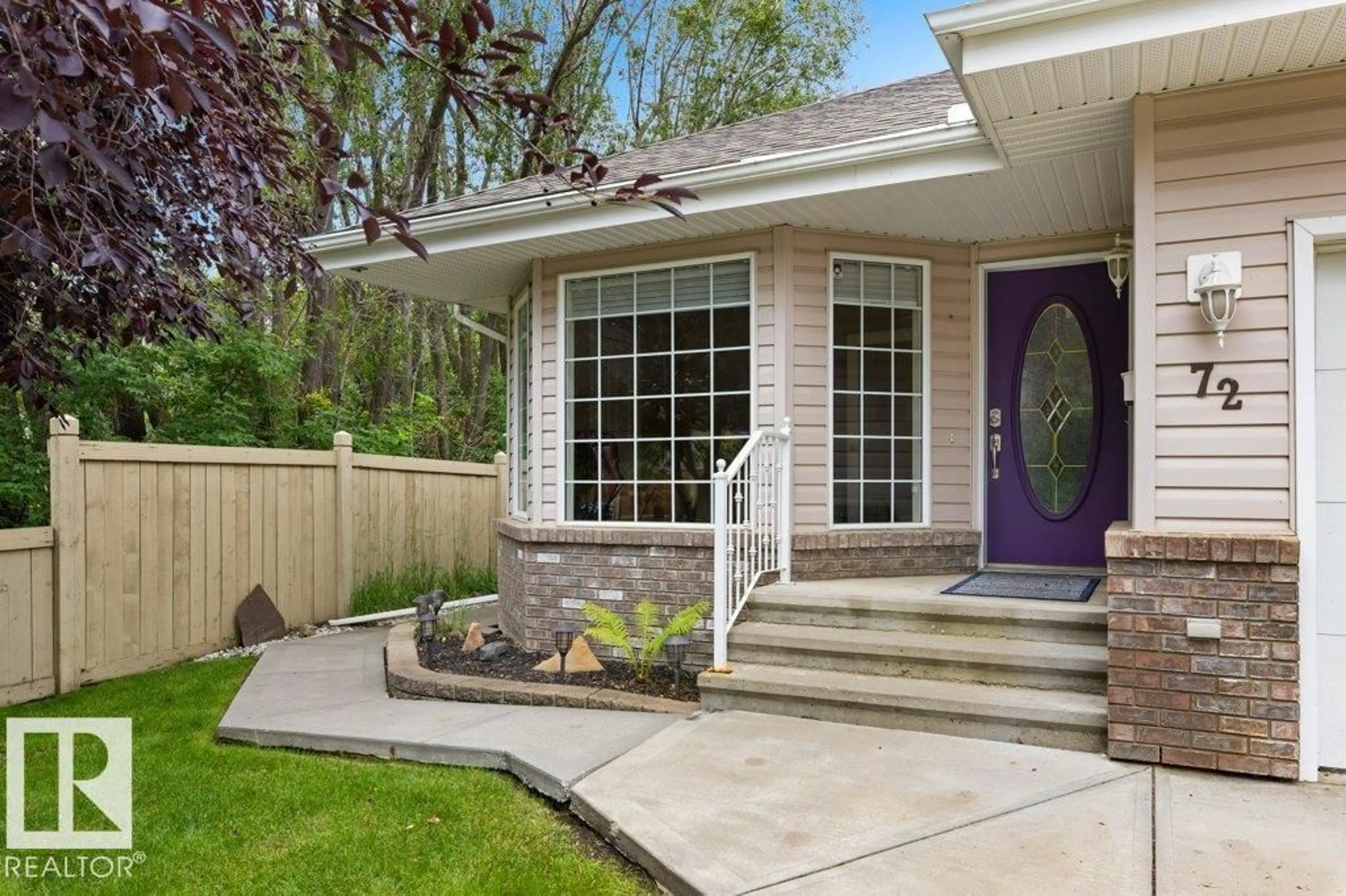 Home with vinyl exterior material, street for 72 EASTCOTT DR, St. Albert Alberta T8N7G4