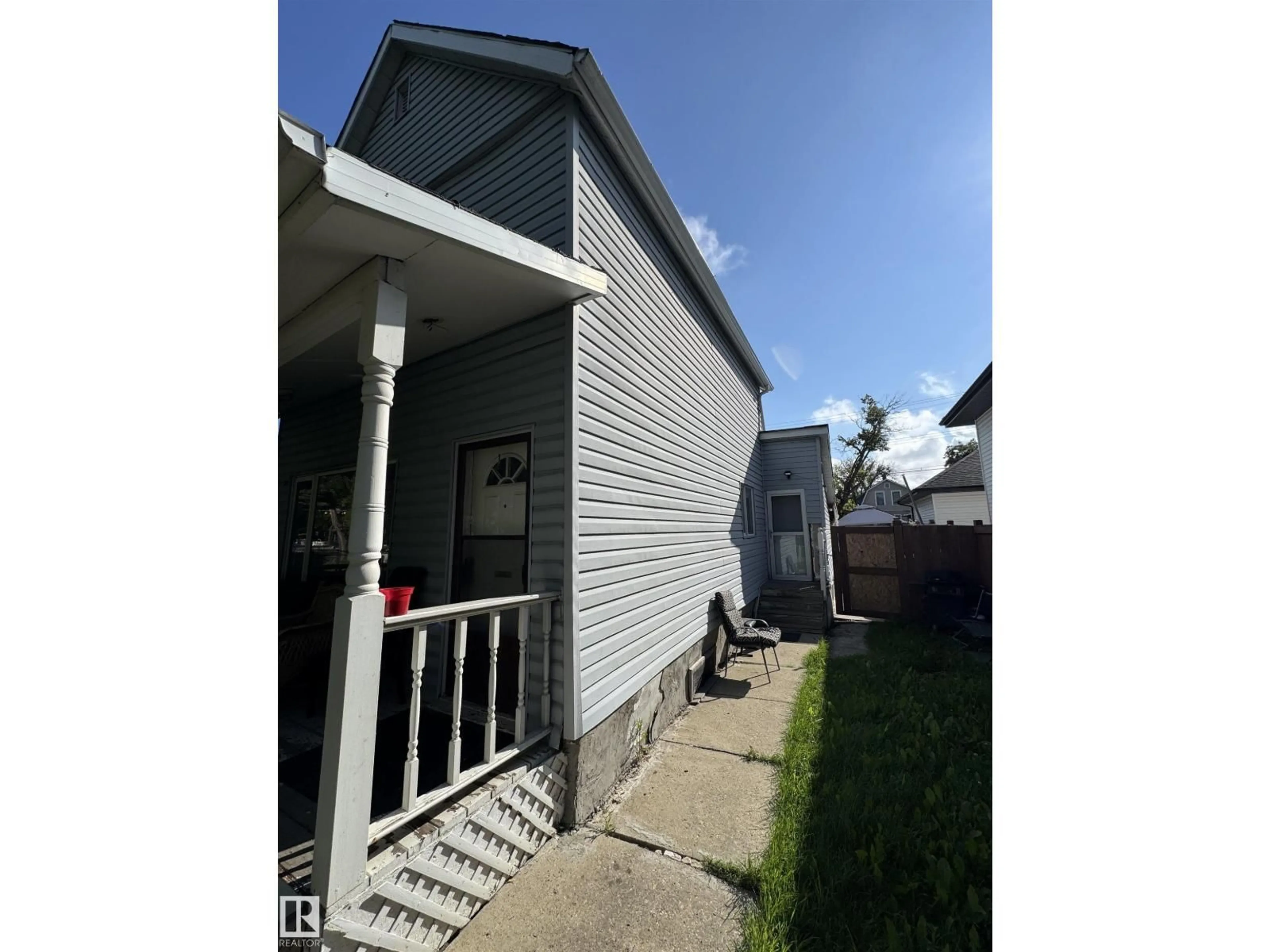 Unknown for 11147 97 ST, Edmonton Alberta T5G1W9