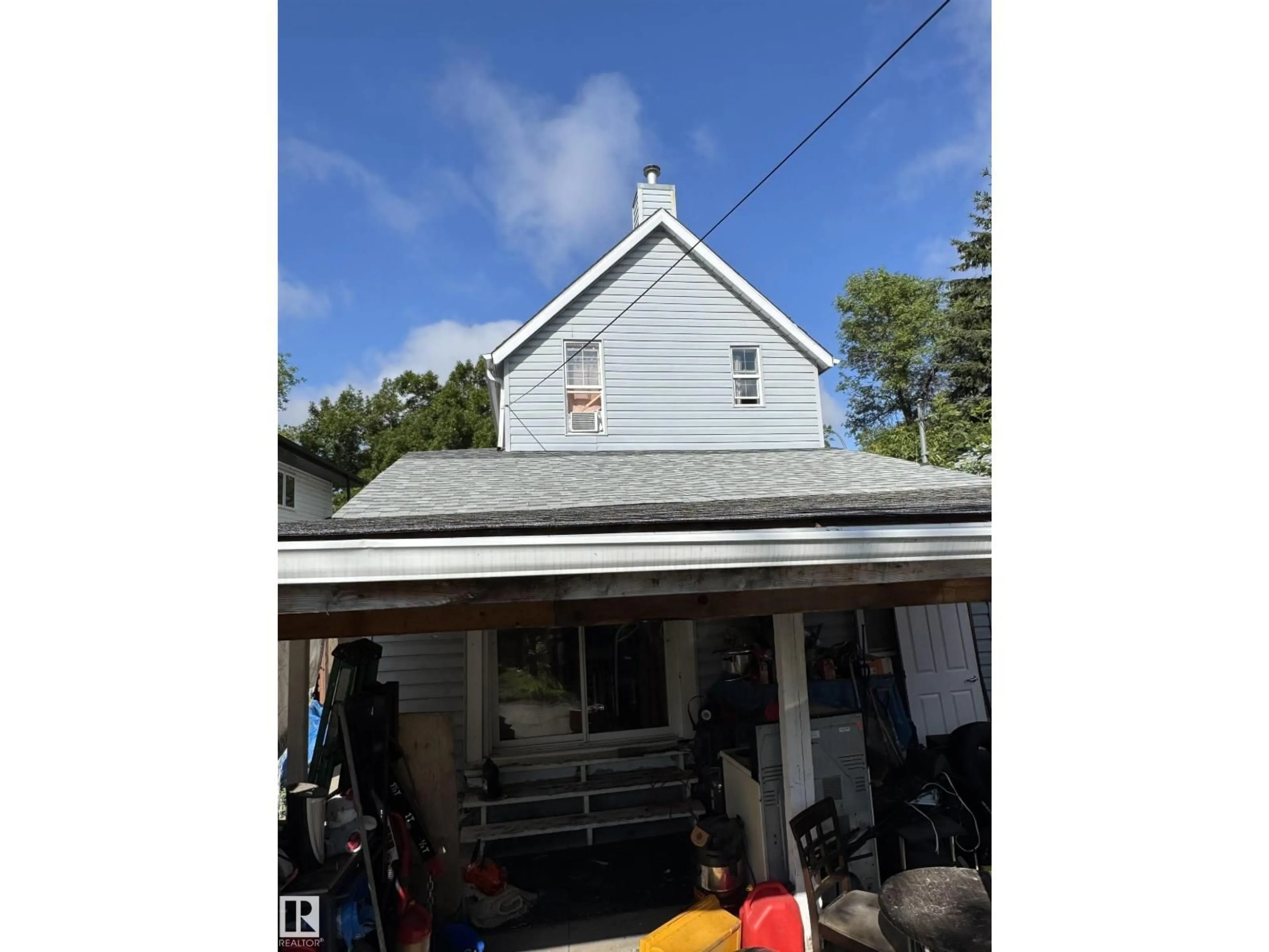 Shed for 11147 97 ST, Edmonton Alberta T5G1W9