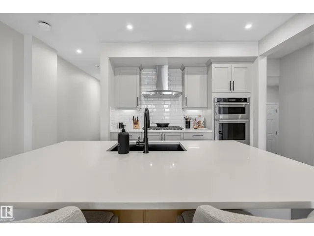 19286 22A AV, Edmonton 5