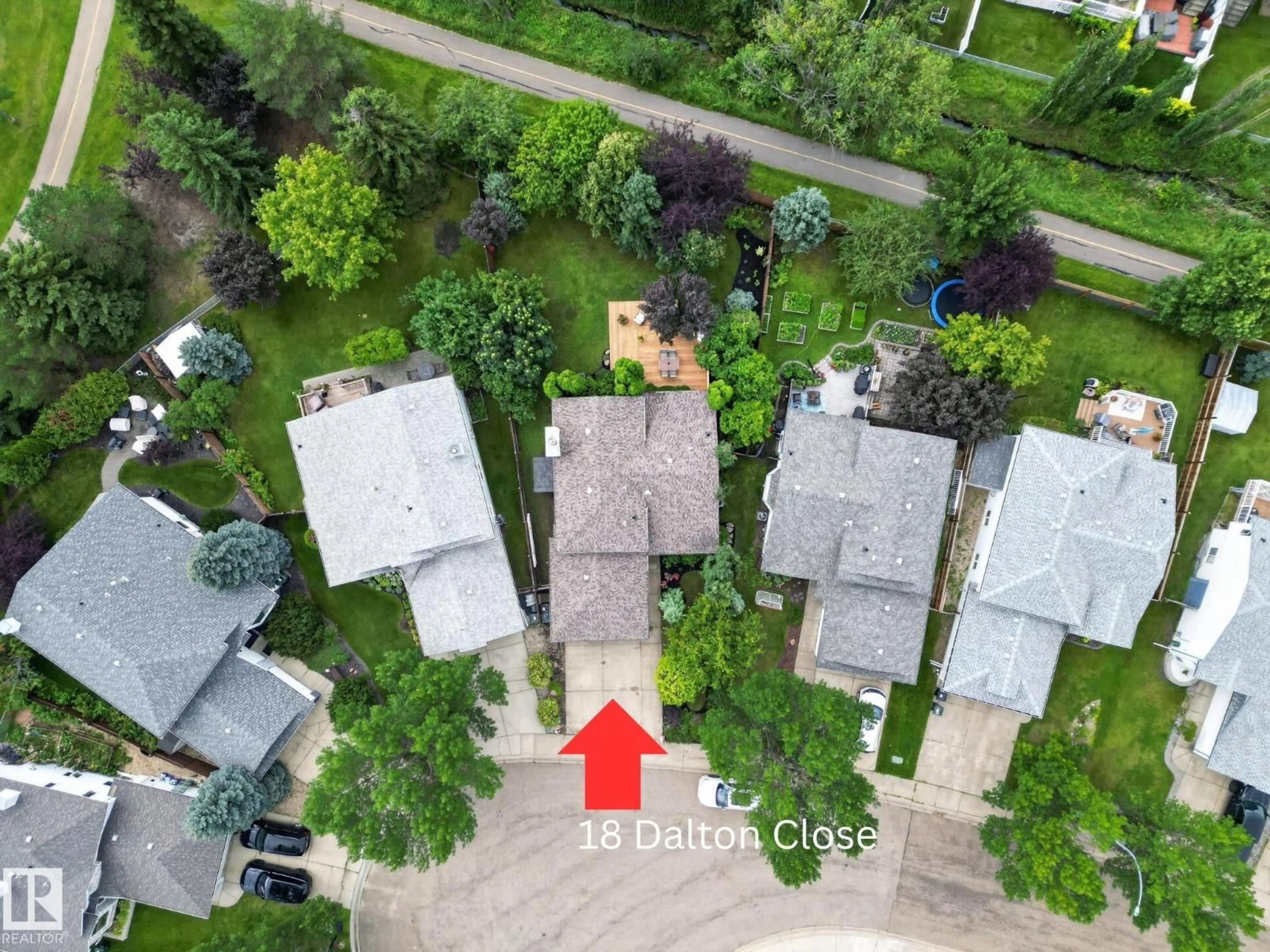 A pic from outside/outdoor area/front of a property/back of a property/a pic from drone, city buildings view from balcony for 18 DALTON CL, Sherwood Park Alberta T8H1T5