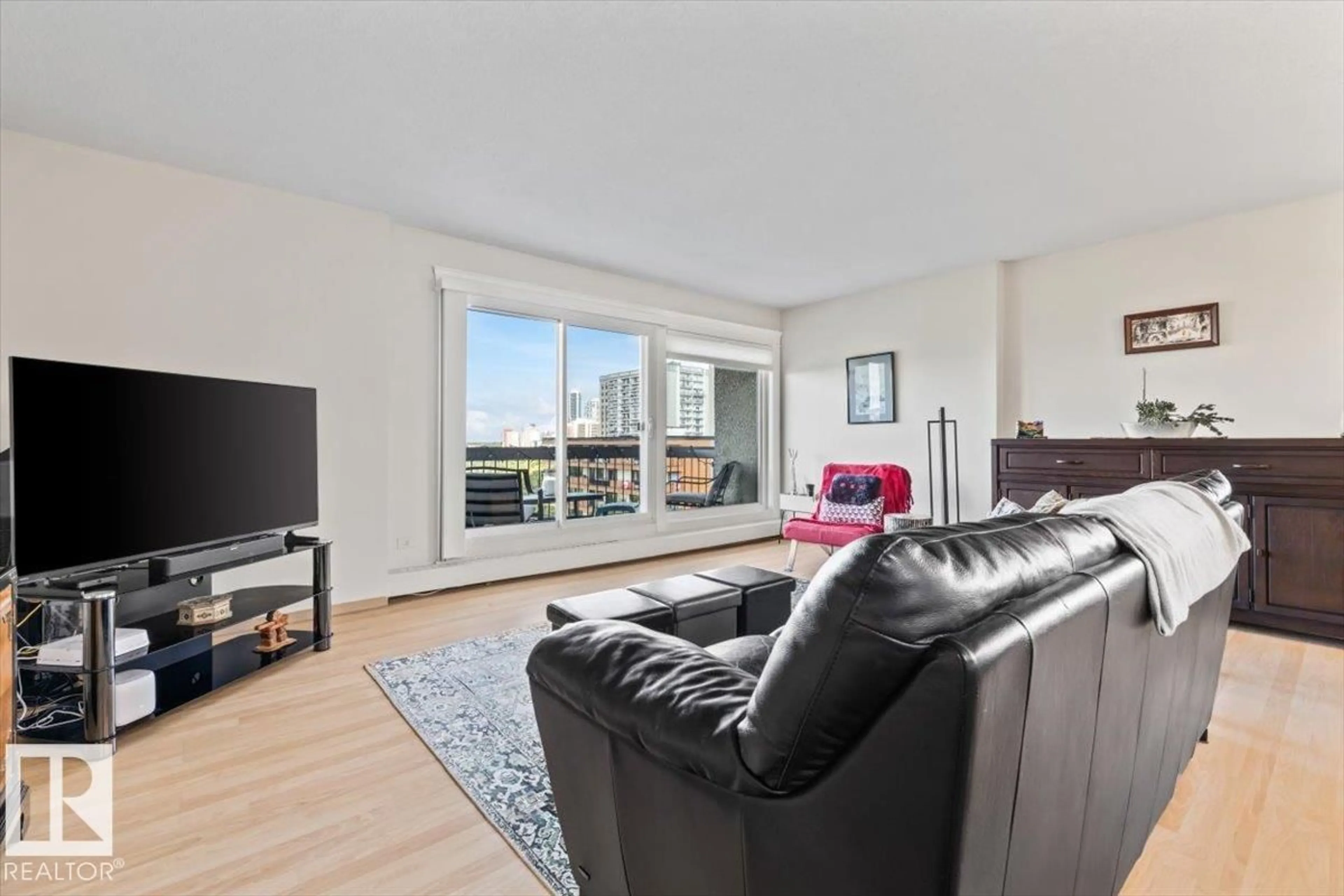 Living room with furniture, unknown for 701 - 9737 112 ST NW, Edmonton Alberta T5K1L3