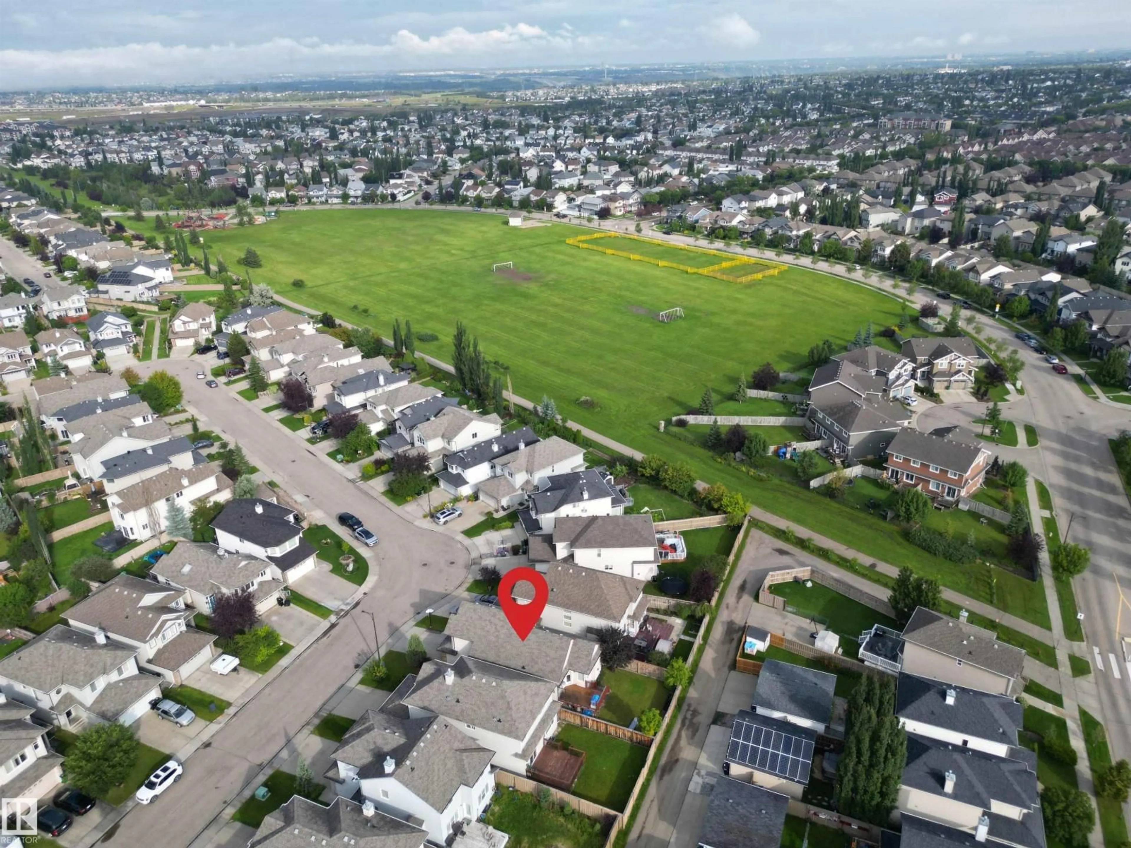 A pic from outside/outdoor area/front of a property/back of a property/a pic from drone, street for NW - 8315 SHASKE CR, Edmonton Alberta T6R3V8