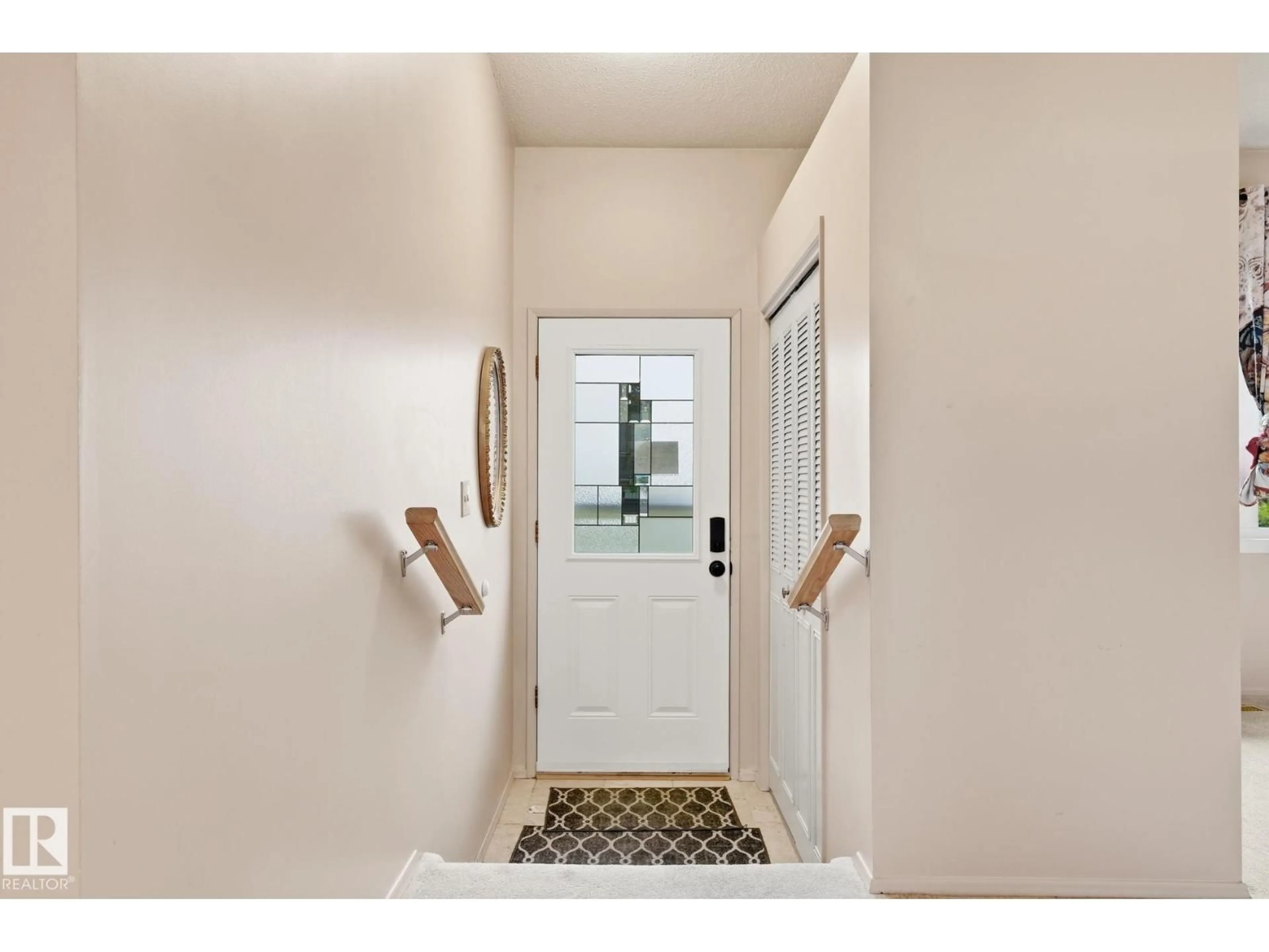 Indoor entryway for 14 BRAMPTON ST, Spruce Grove Alberta T7X1G1