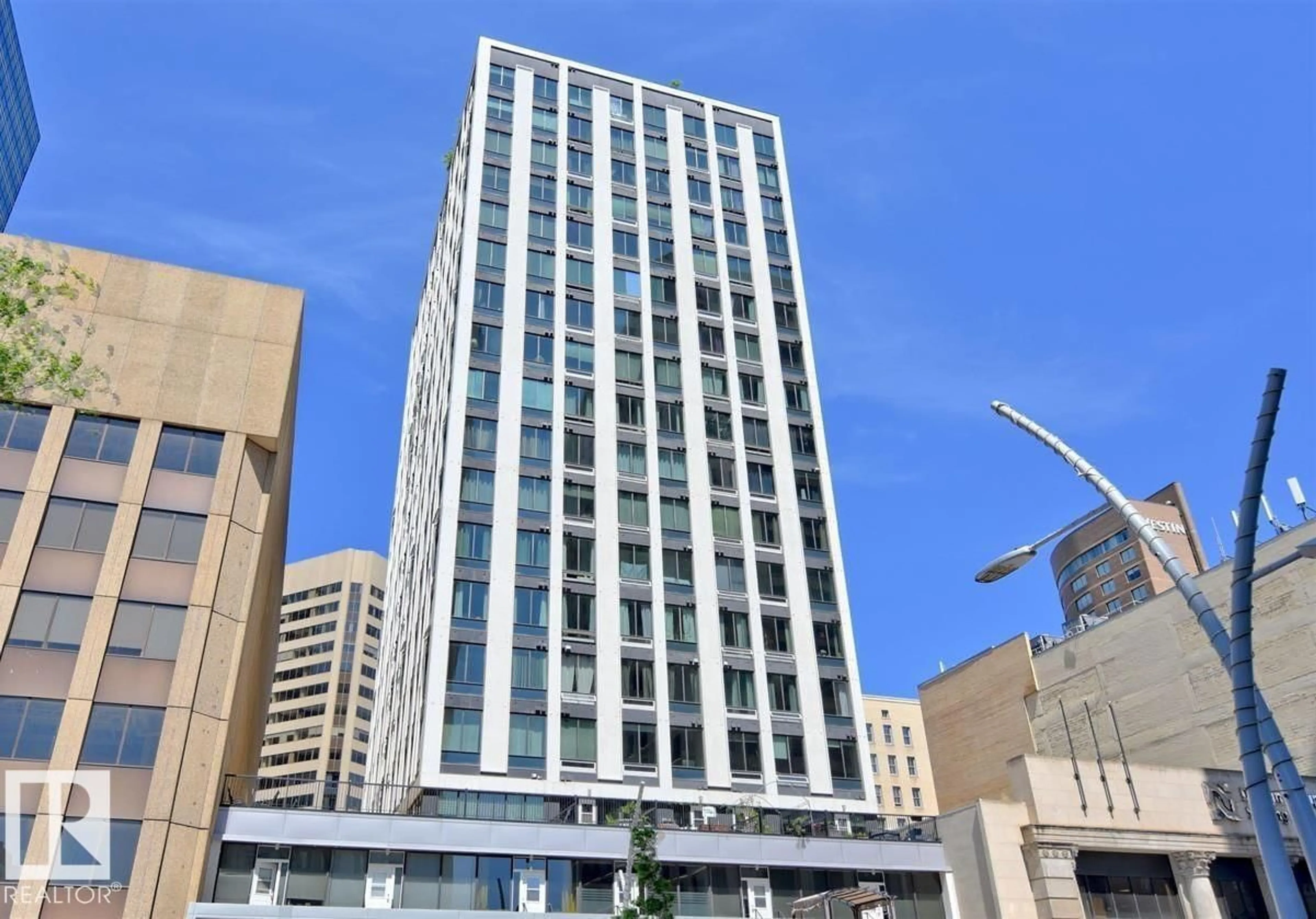 Indoor foyer for #807 - 10024 JASPER AV, Edmonton Alberta T5J1R9